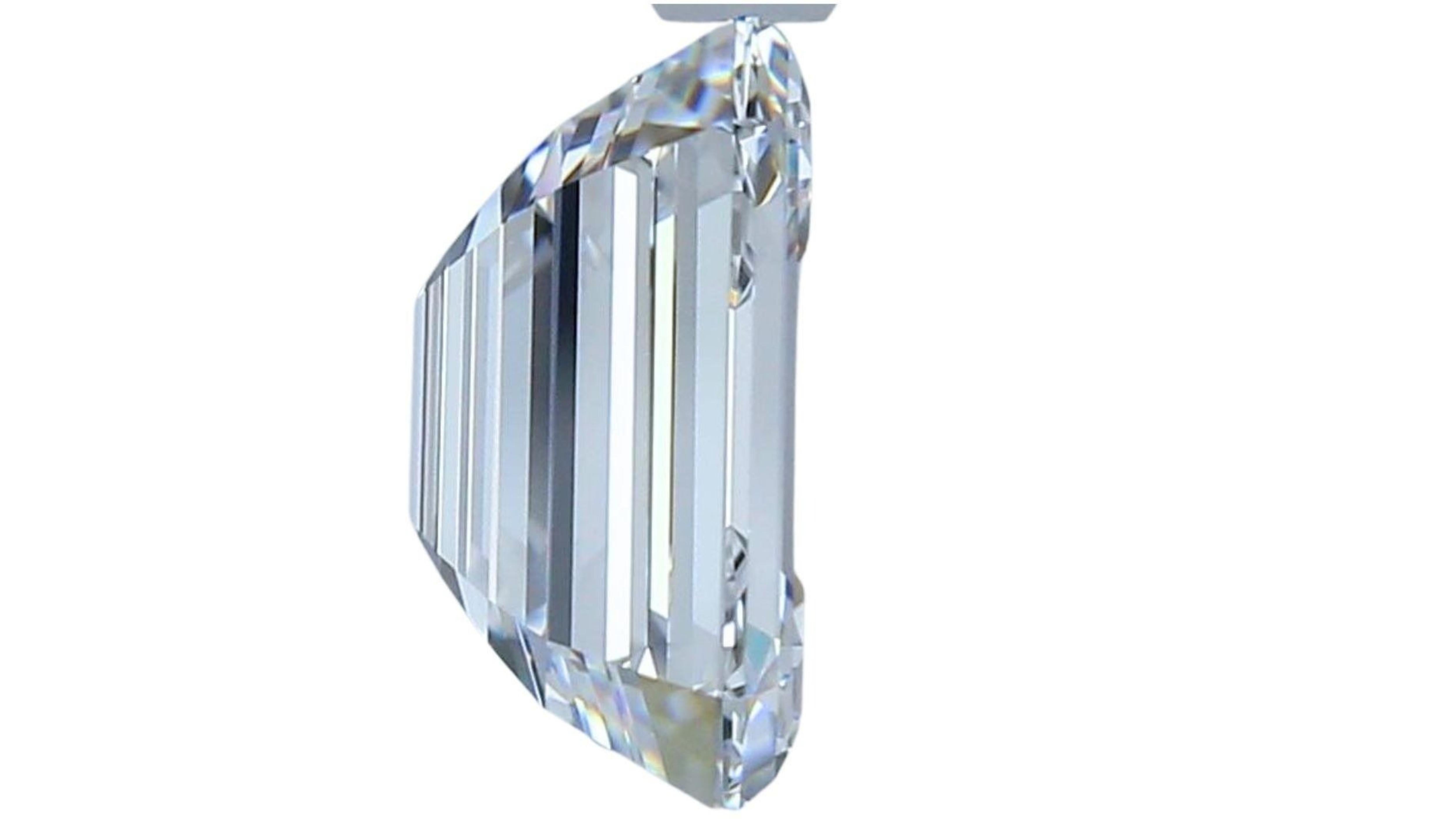 1 pc. Shimmering 4.01 Carat Emerald Cut Natural Diamond For Sale 1