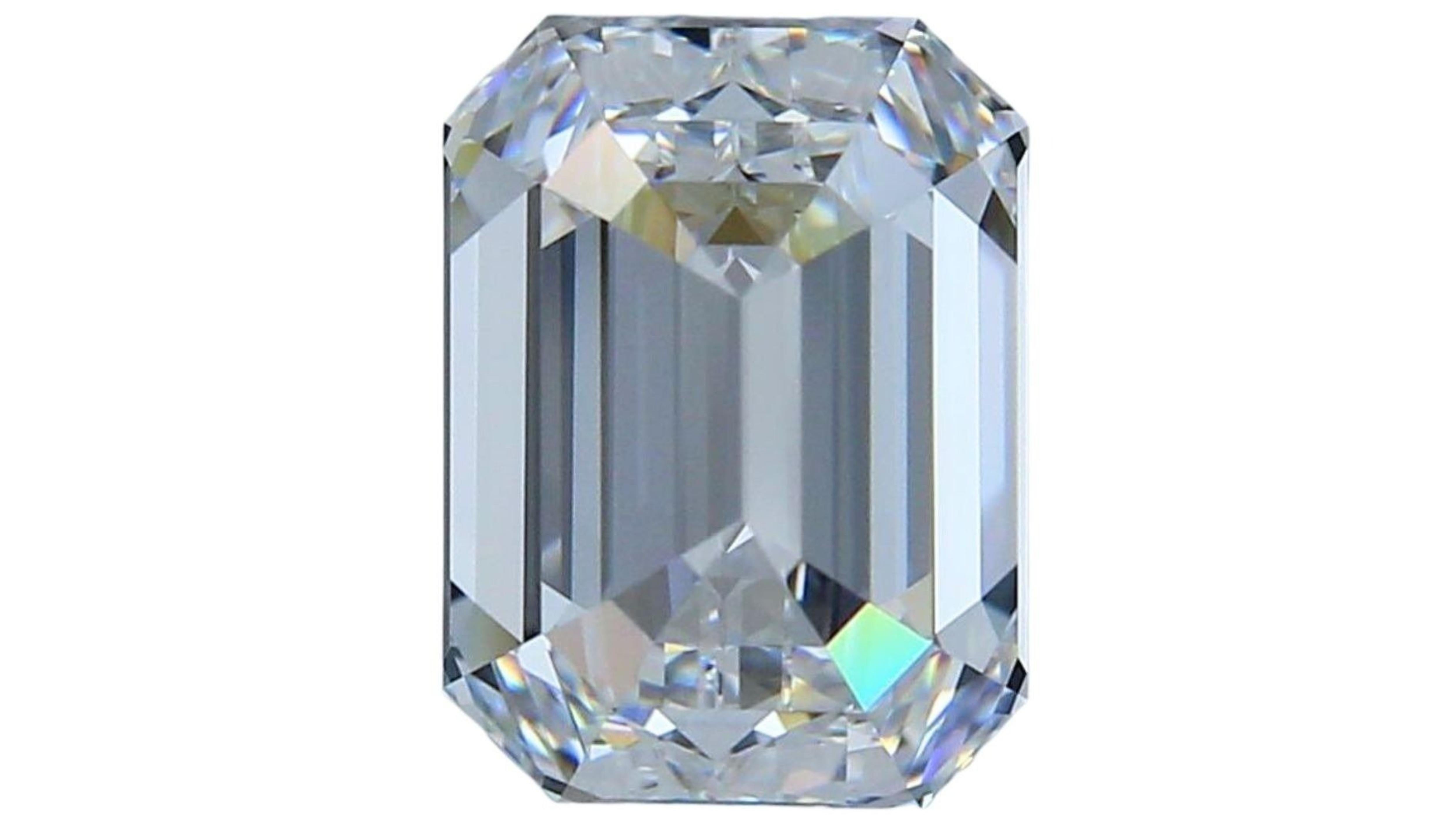 1 pc. Shimmering 4.01 Carat Emerald Cut Natural Diamond For Sale 3