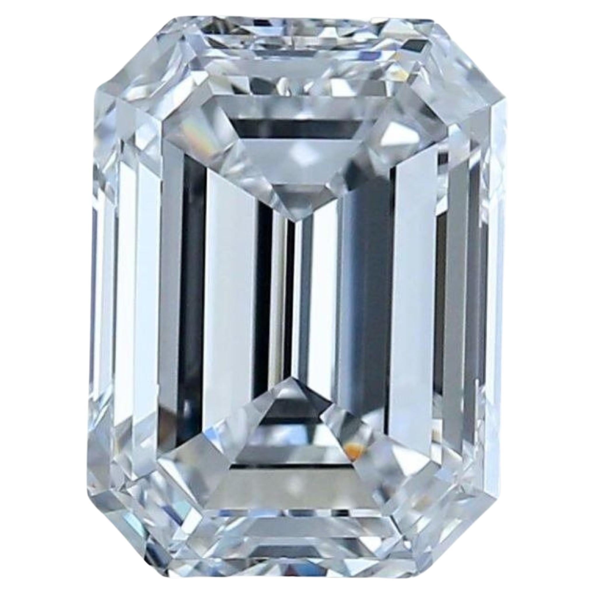 1 pc. Shimmering 4.01 Carat Emerald Cut Natural Diamond For Sale