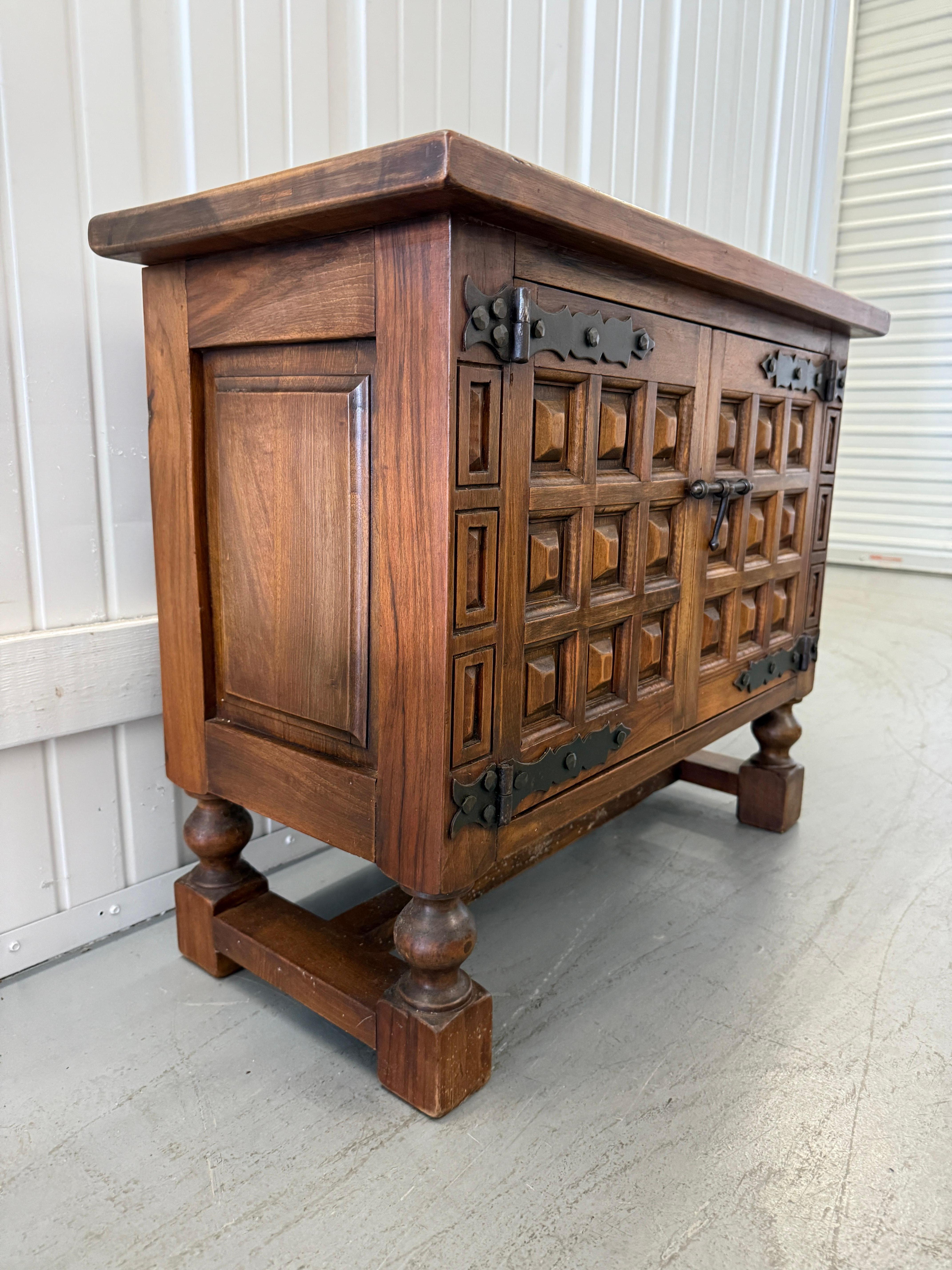 Renaissance Revival Walnut Sideboard Cabinet, 19th Century In Good Condition For Sale In Sarasota, FL