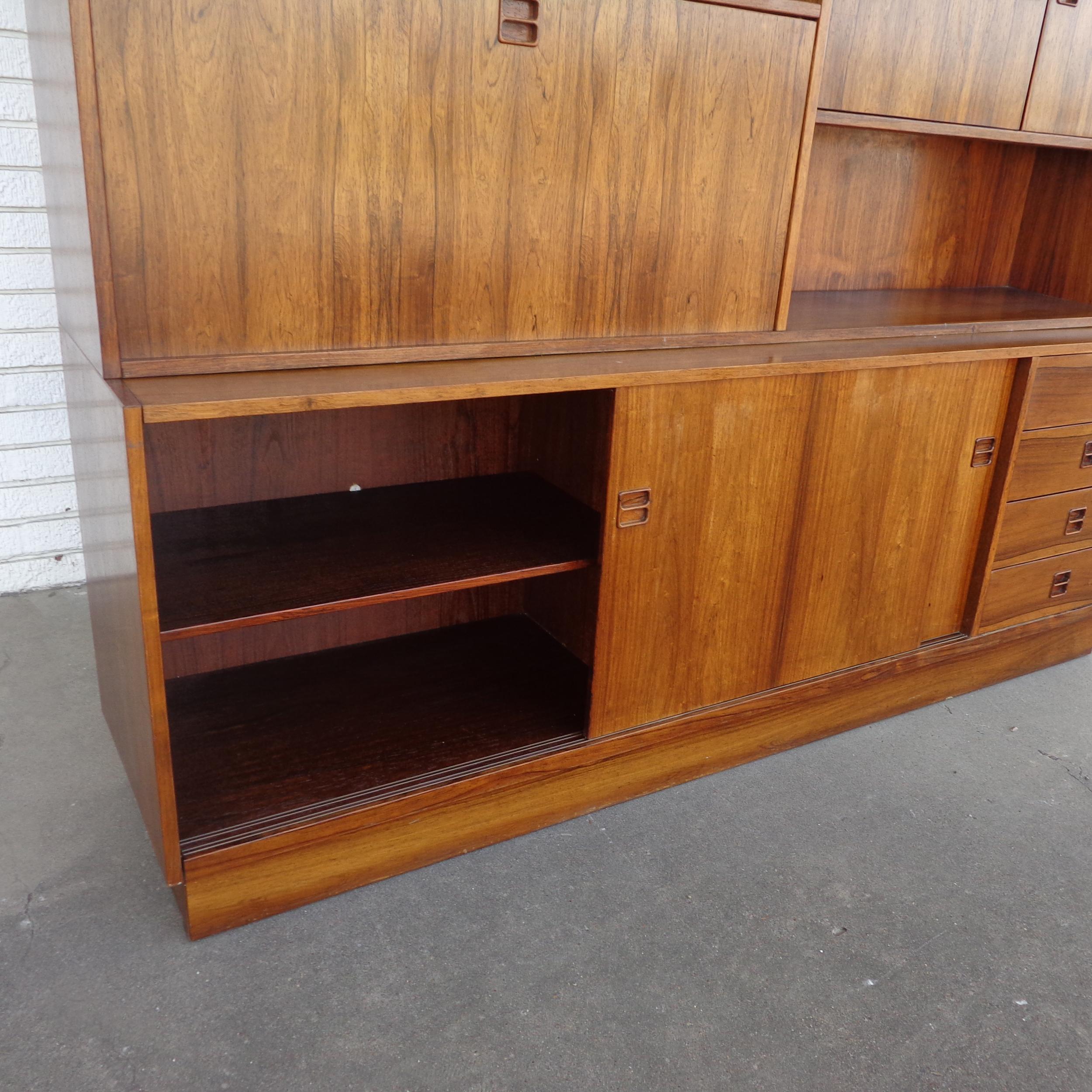 1 Rosewood Poul Hundevad Wall Unit for Jensen & Herning For Sale 4