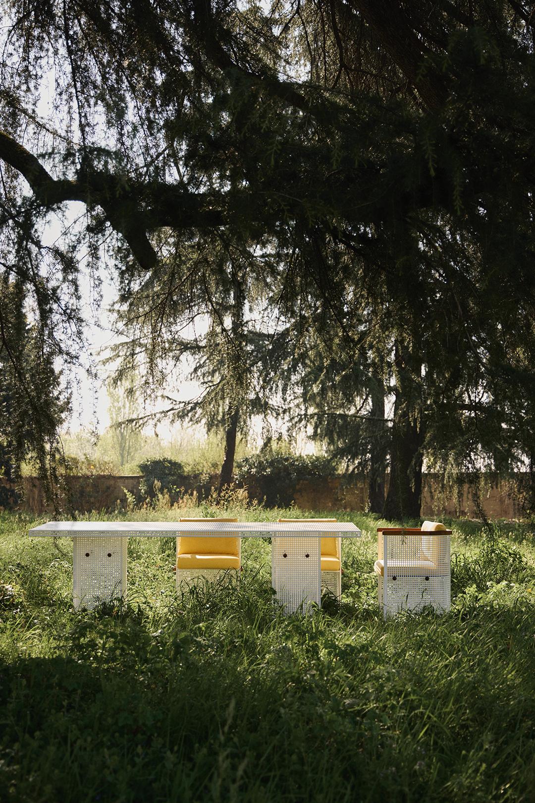 italien 1 SET Conservatory Lrg O/Table & 6 O/Chairs (Buttercup) Stainless Steel PC White en vente