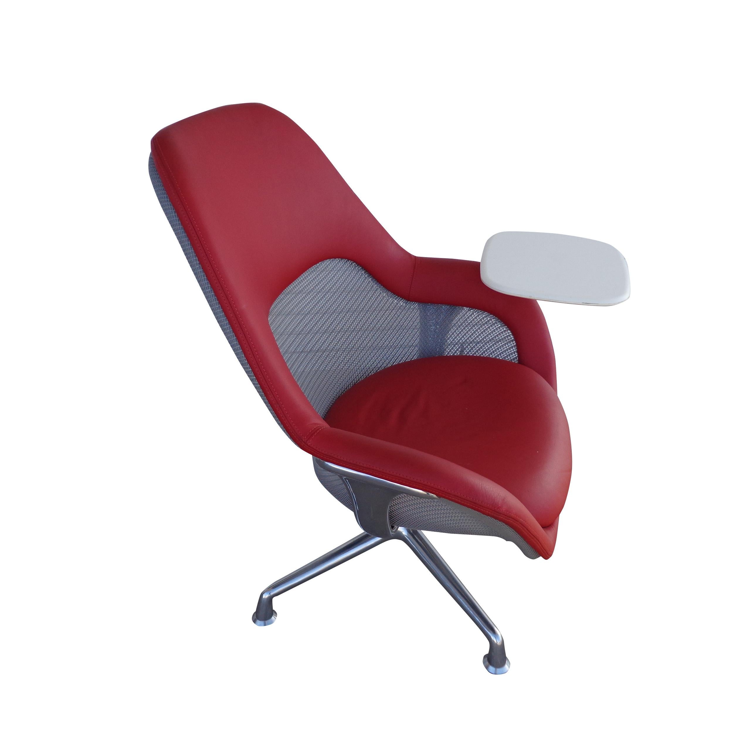 Steelcase I2i Collaborative Ergonomic Dual swivel lounge chair with tablet
Designed in collaboration with Thomas Overthun of Ideo.

Features an independently dual swivel mechanism with a flexible back shell that provides comfort and