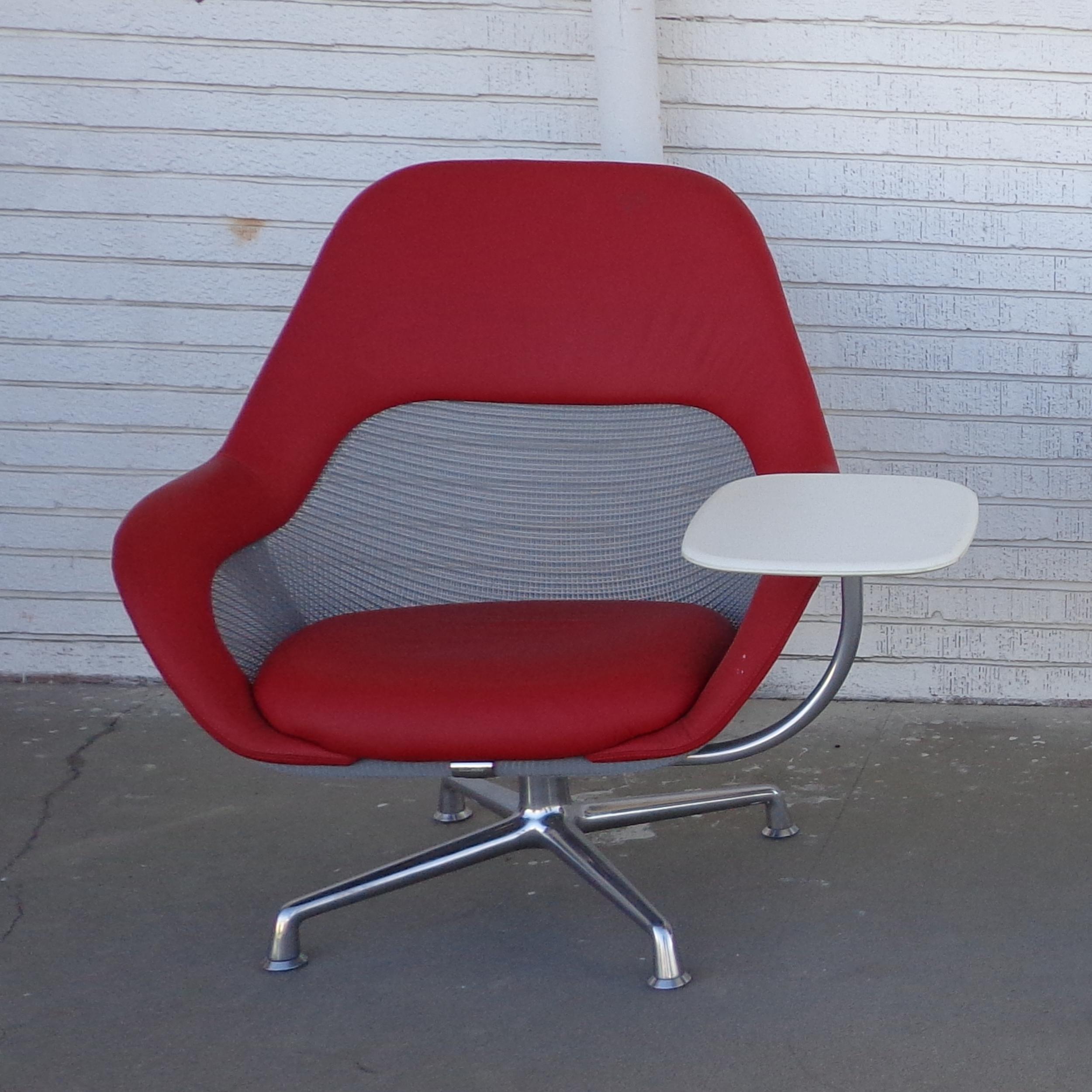 1 Steelcase Coalesse 2i Collaborative Ergonomic  Swivel Lounge Chair   In Good Condition For Sale In Pasadena, TX