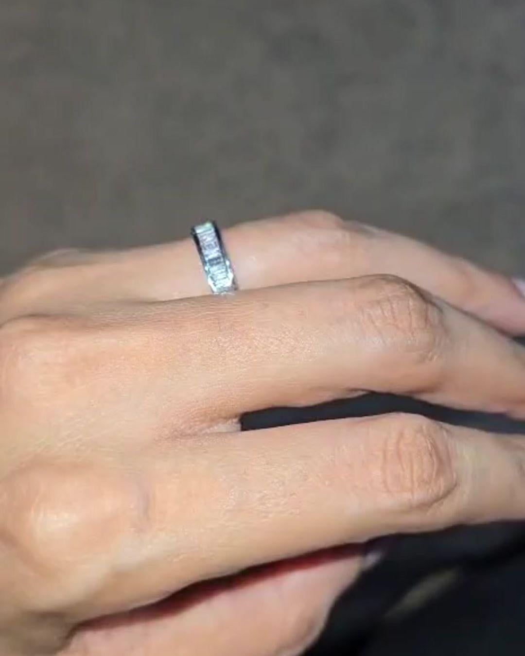 1 Tcw Baguette Diamond Half-Eternity Wedding Band in 18K White Gold - Art Deco en vente 2