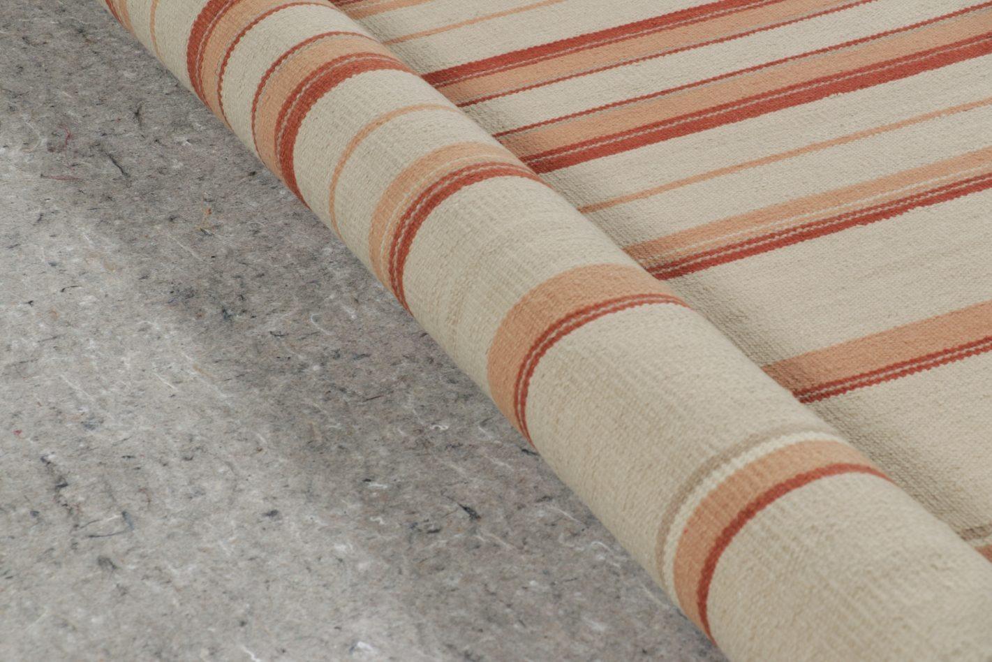 American 1'' Thick Non Slip Rug Pad For Sale