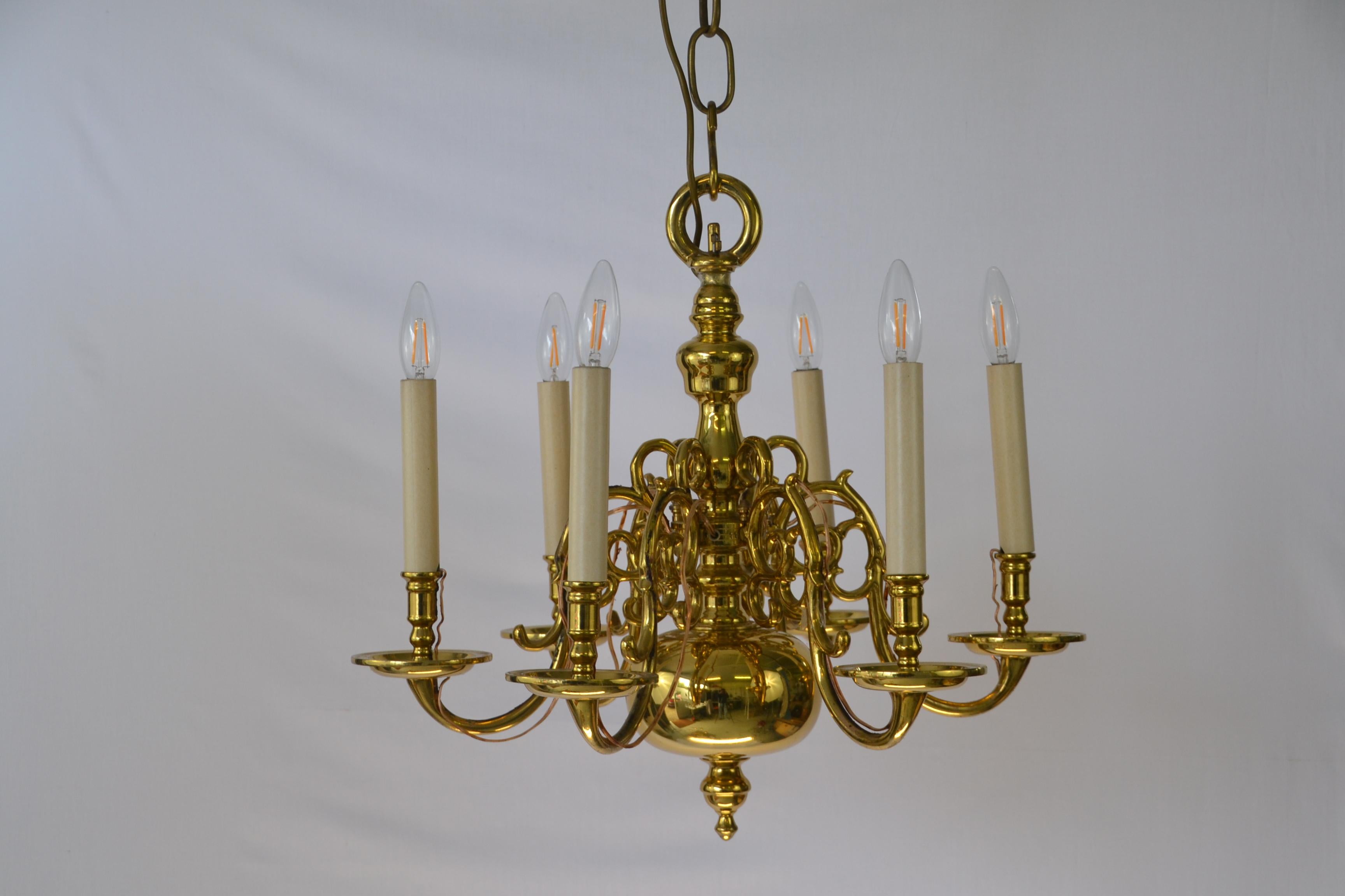 1 Tier 17th Century Electric Model Dutch Brass Chandelier with 6 Lights H54xW57 For Sale 4