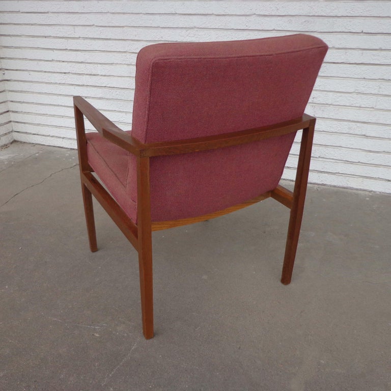 20th Century 1 Vincent Cafiero Armchair for Knoll For Sale