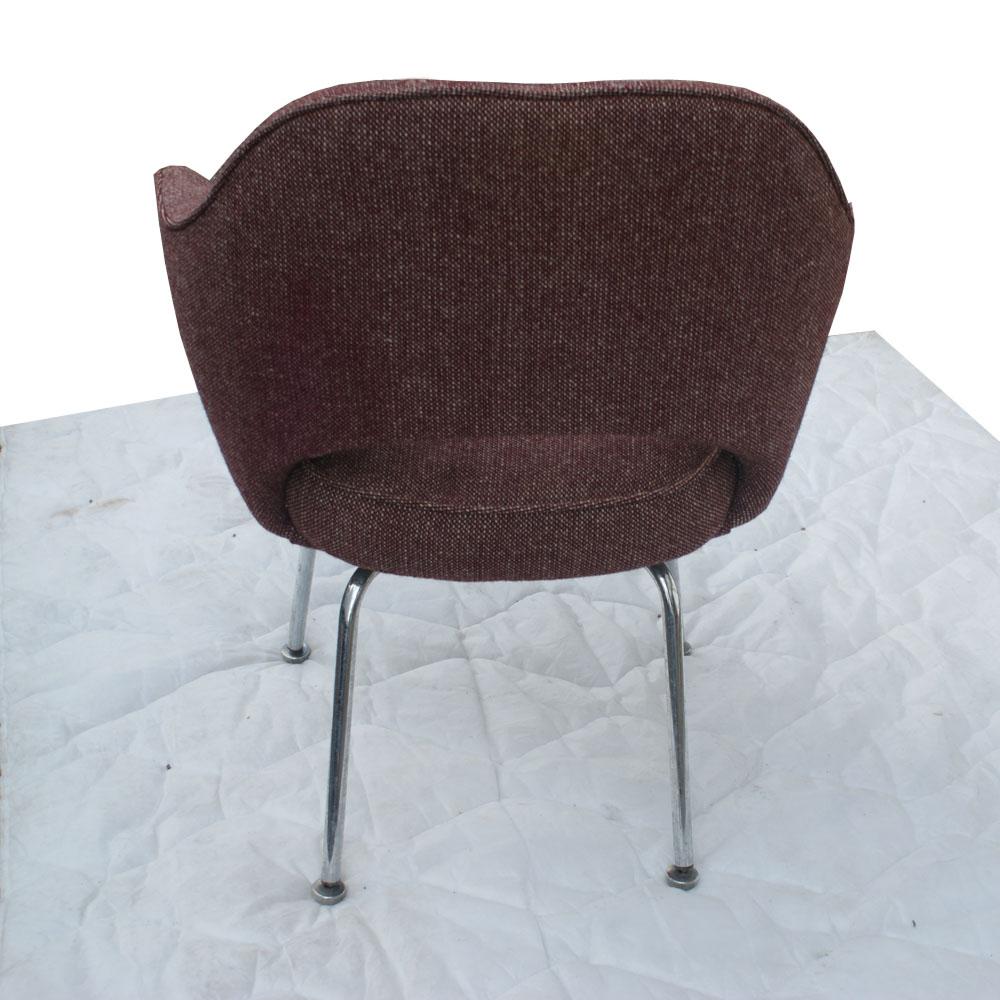  1  Vintage Eero Saarinen Executive Armchair In Fair Condition For Sale In Pasadena, TX