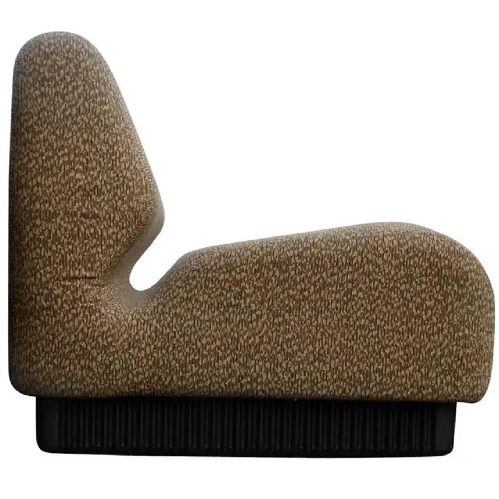 Herman Miller.

Don Chadwick.

Vintage Herman Miller Don Chadwick lounge. 

This fully upholstered, molded foam module has a black molded base. 
Modules link together in any combination. 
16 available. Price is for one. 6 available.
 
 
