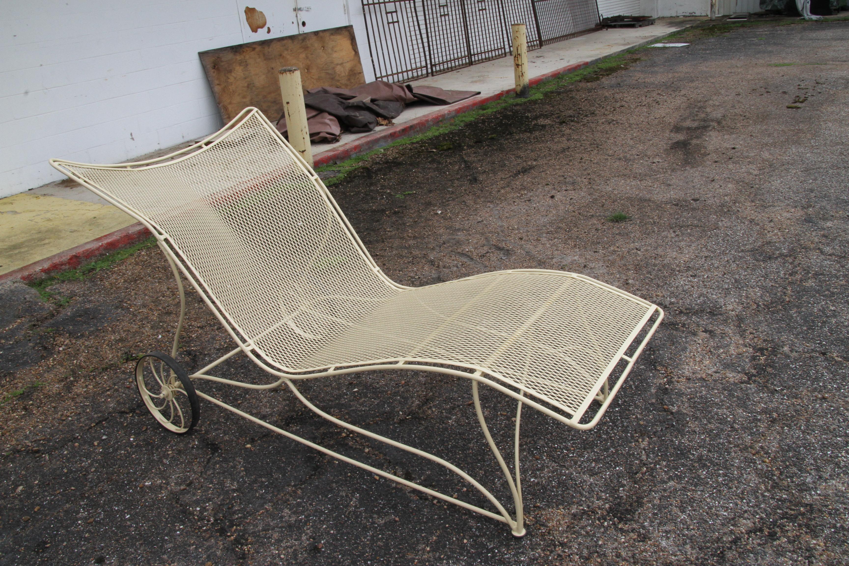 1 Vintage Russell Woodard Patio Chaise For Sale 3
