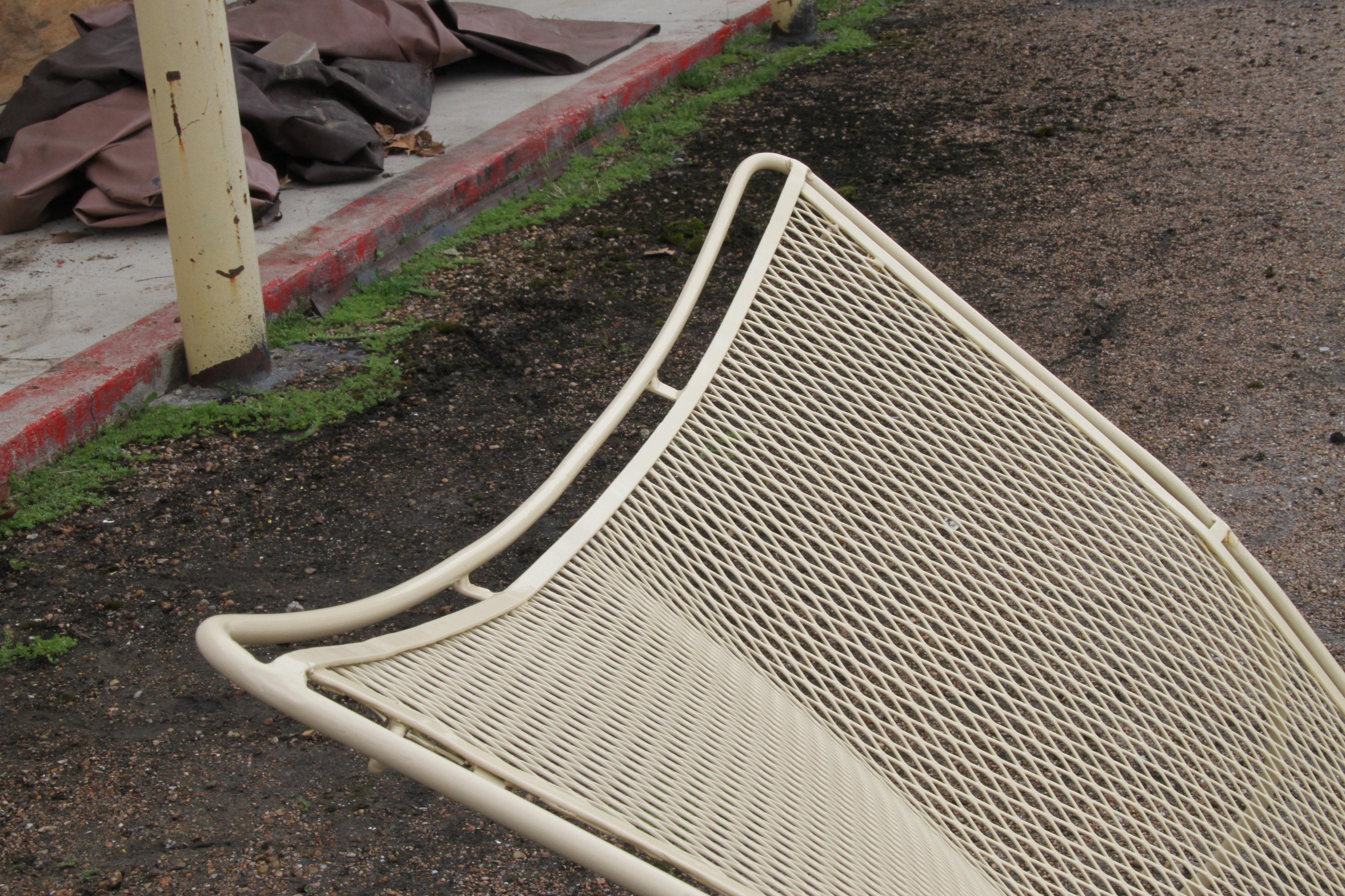 1 Vintage Russell Woodard Patio Chaise For Sale 5