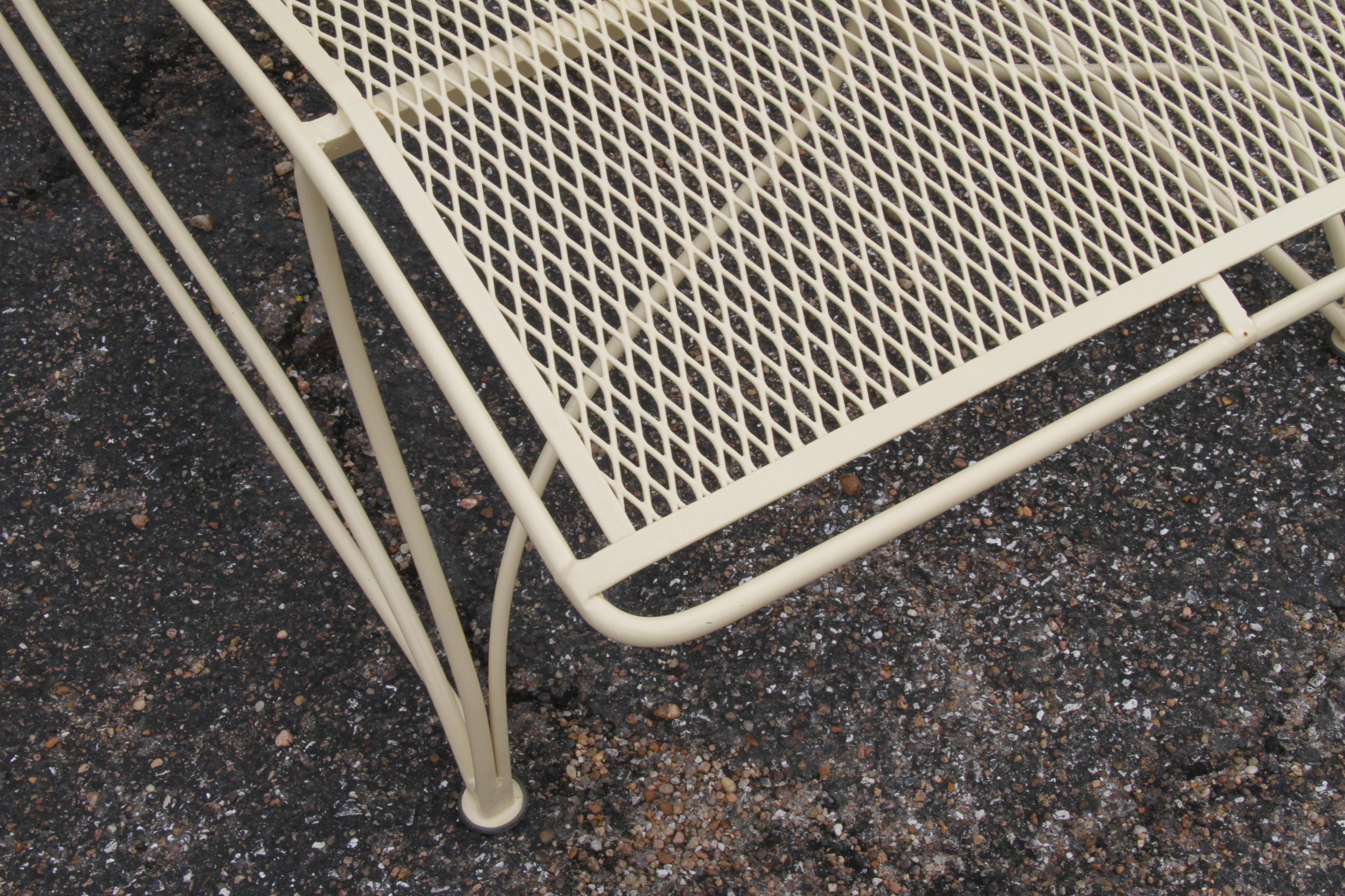 1 Vintage Russell Woodard Patio Chaise  For Sale 2