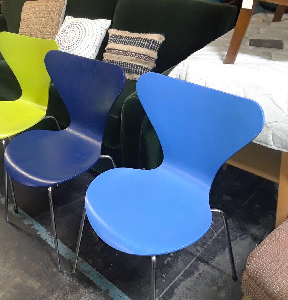 1 Vintage-Stuhl der Serie 7 von Arne Jacobsen für Fritz Hansen (Moderne der Mitte des Jahrhunderts) im Angebot