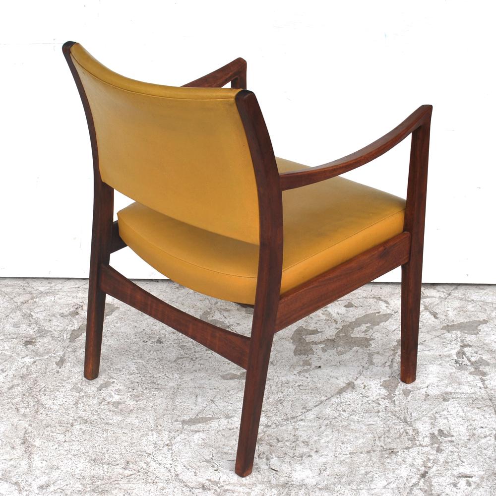 1 Vintage Walnut Johnson Furniture Dining Chair For Sale at 1stDibs