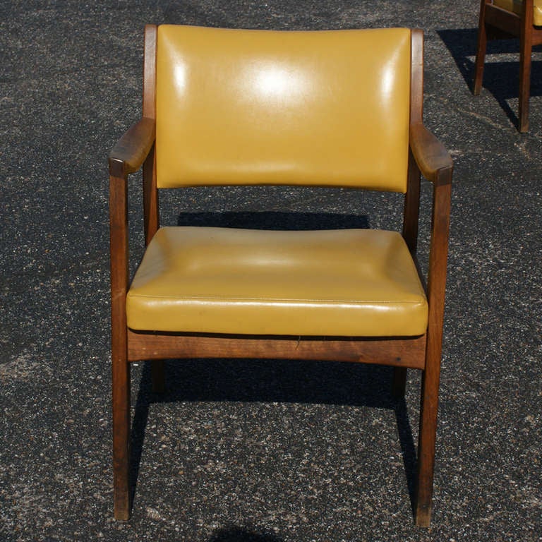 20th Century 1 Vintage Walnut Johnson Furniture Dining Chair For Sale