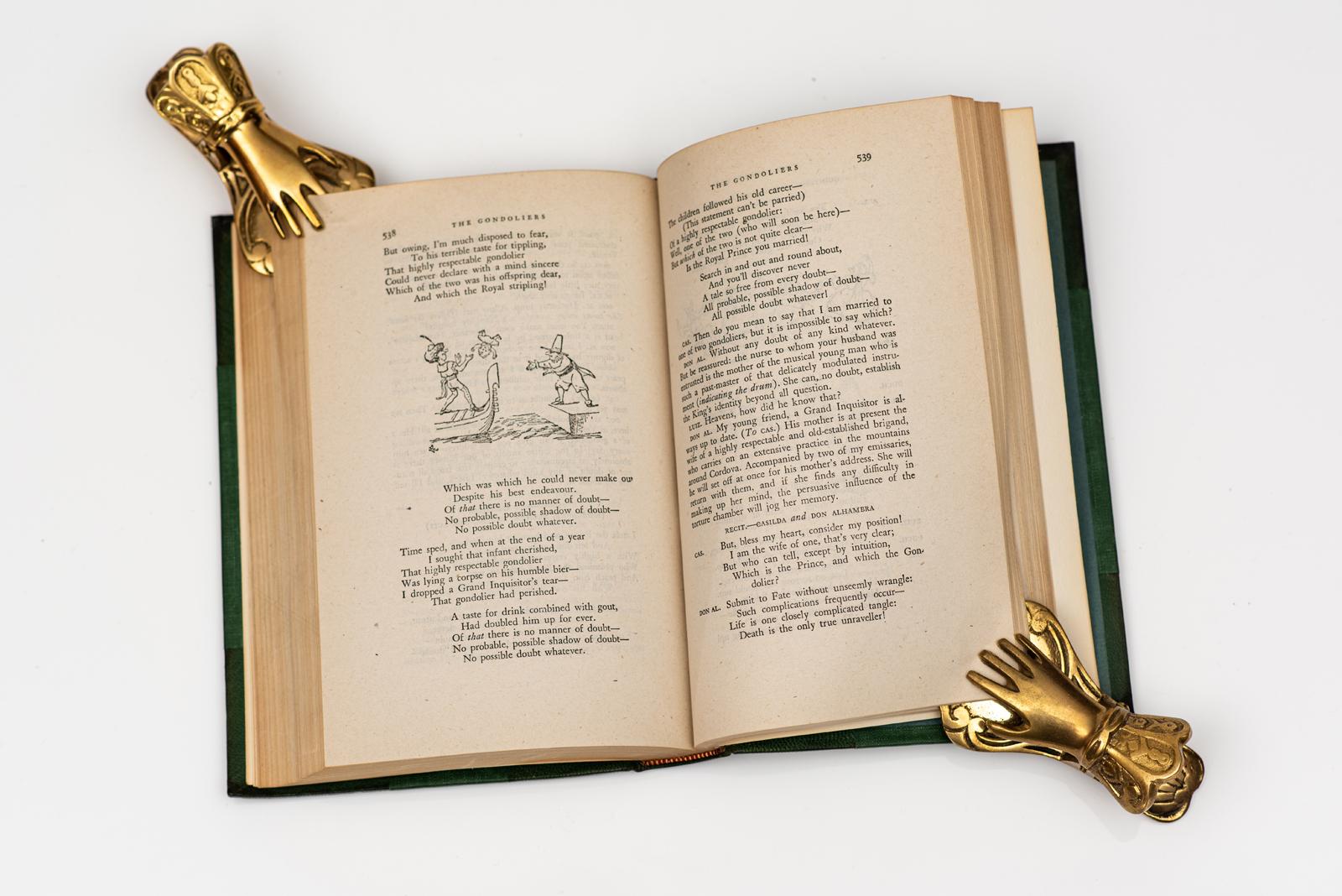 1 Vol. Gilbert and Sullivan. The Complete Plays Bon état - En vente à New York, NY