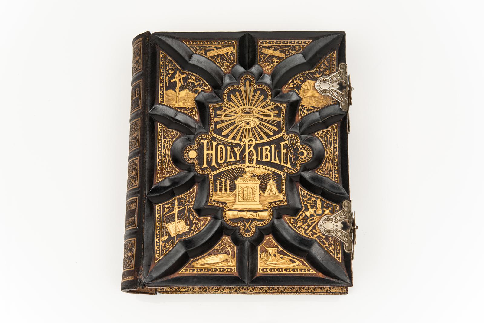 1 Volume. Anon. The Holy Bible. Containing The Old and New Testaments en vente 1