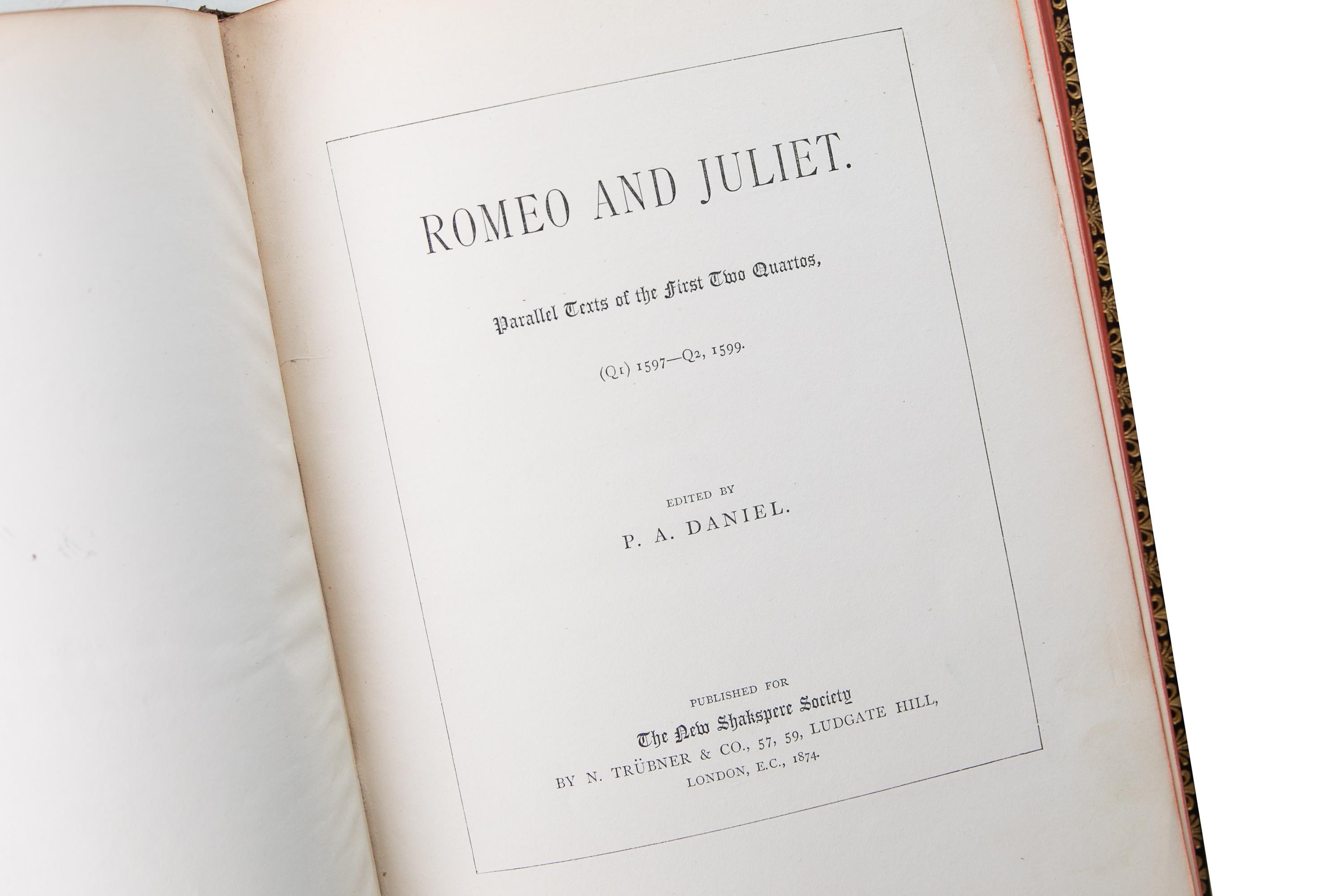 English 1 Volumes. William Shakespeare, Romeo & Juliet.