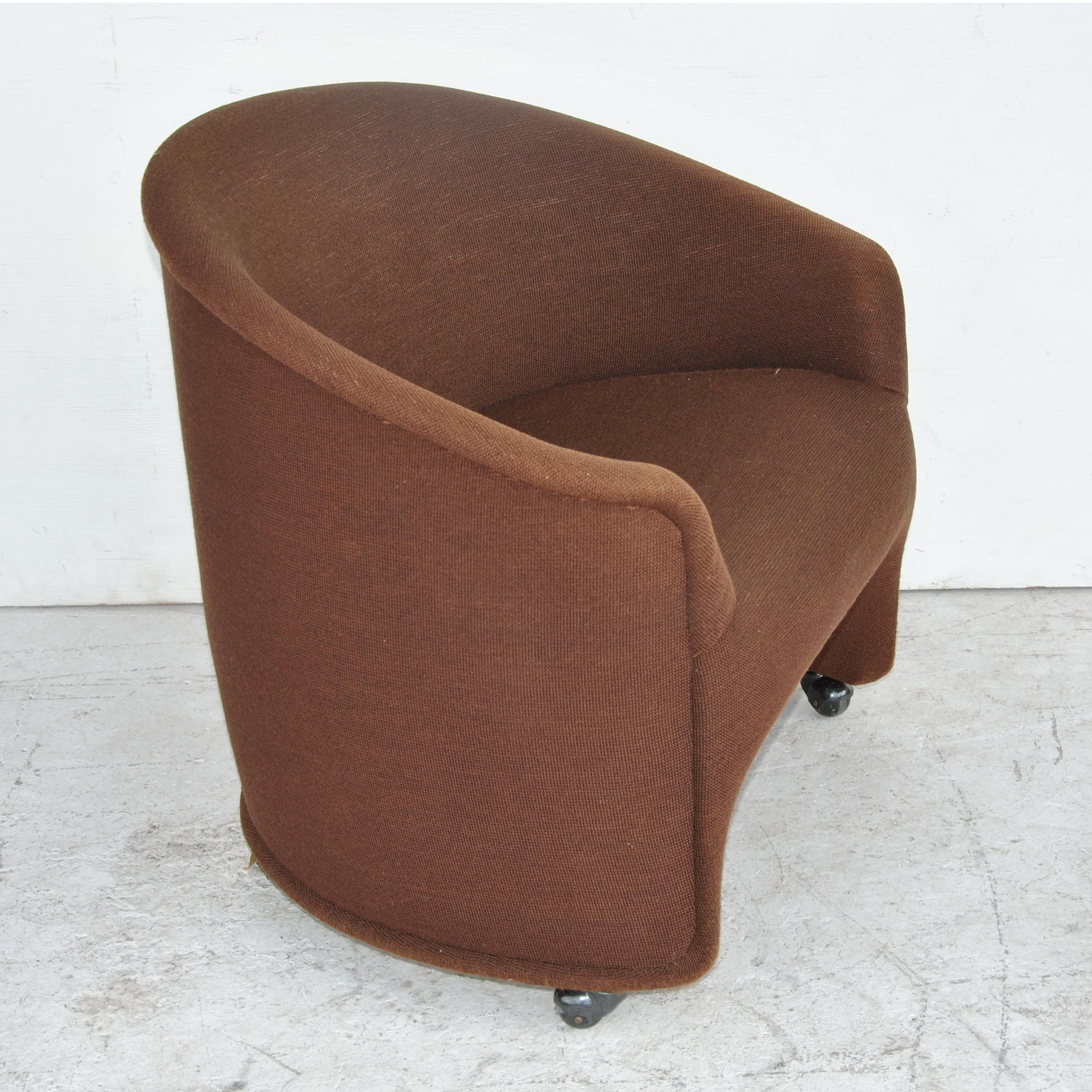 1 Ward Bennett Barrel Lounge Chair 3