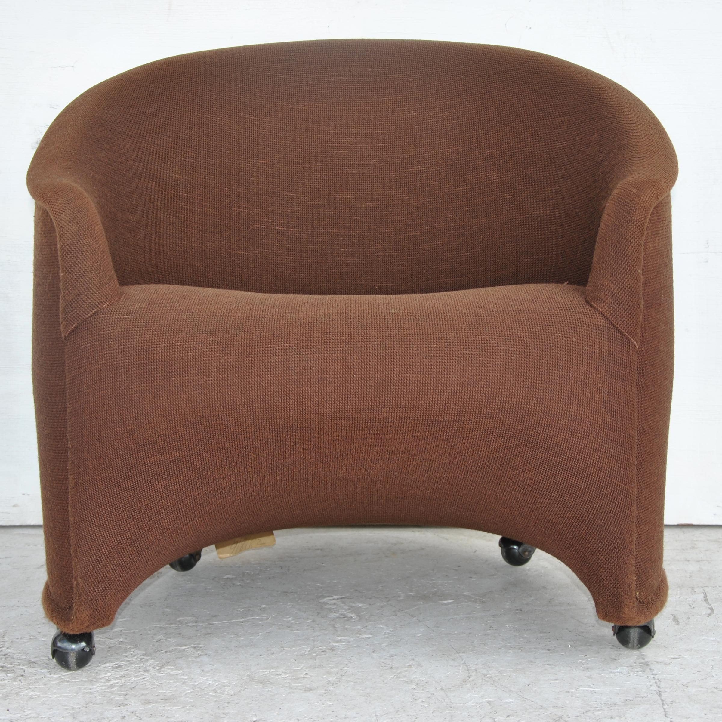 1 Ward Bennett Barrel Lounge Chair 2