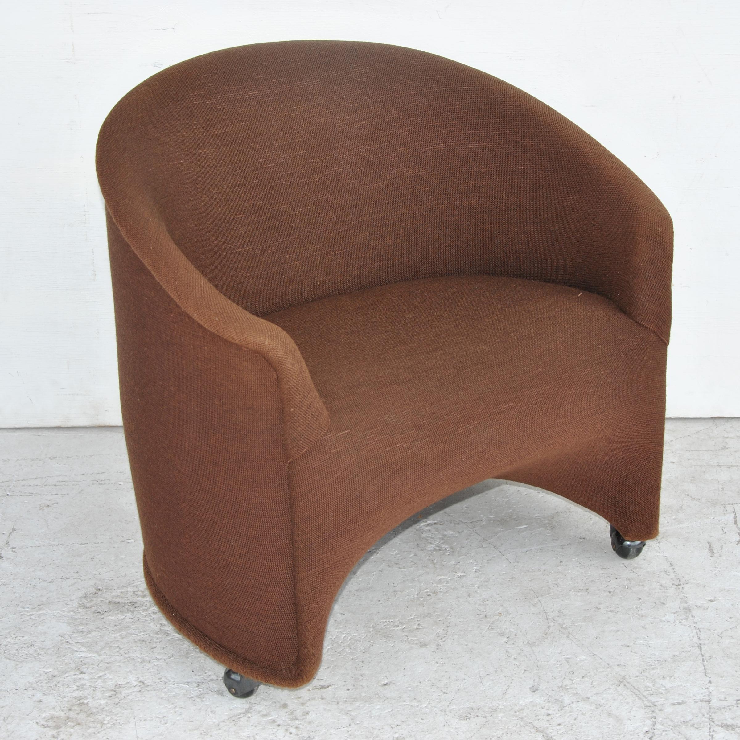 1 Ward Bennett Barrel Lounge Chair 2