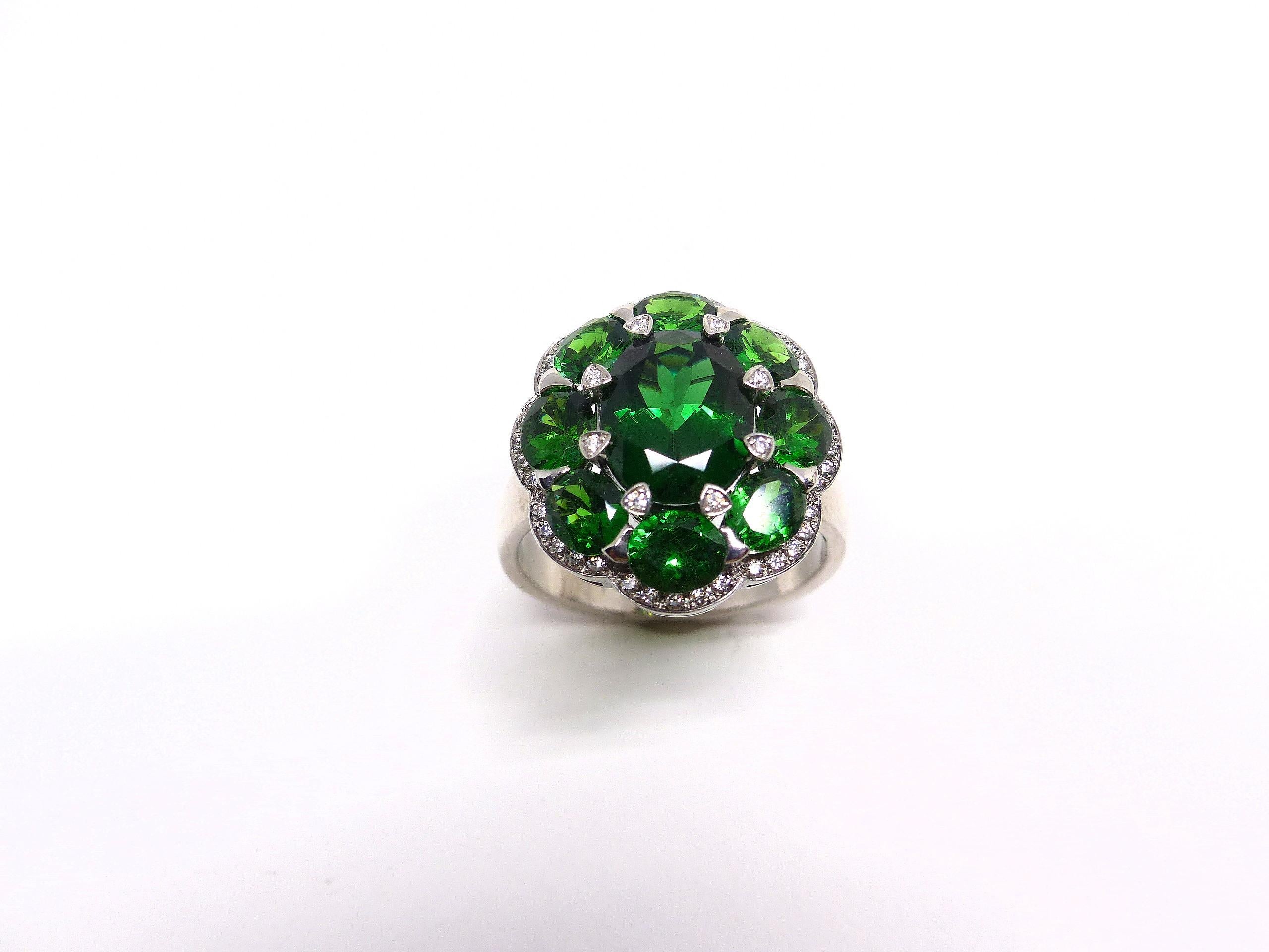 Contemporain LEYSER Bague en or blanc 18 carats, tourmaline chromée, tsavorite et diamant en vente