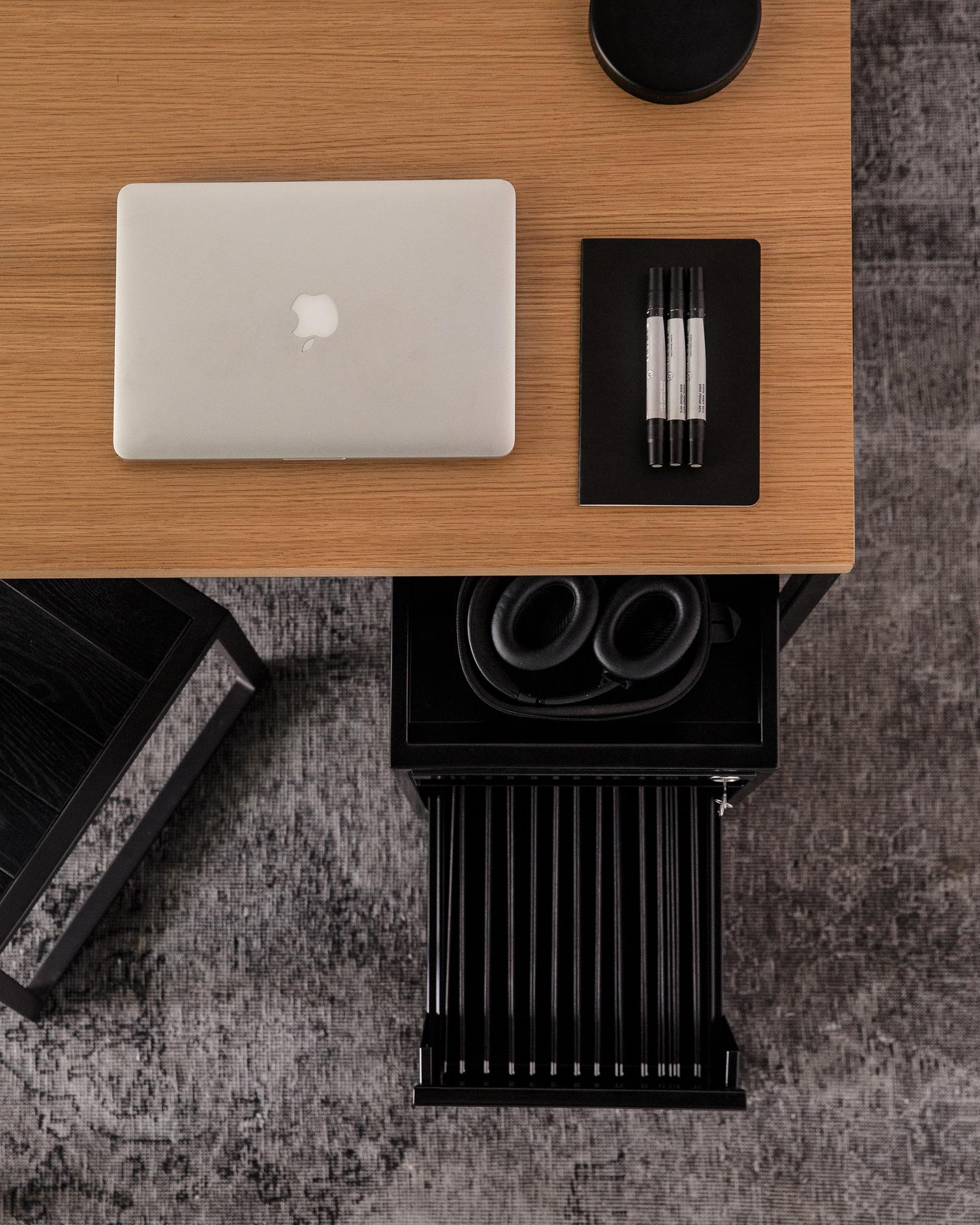 1 X 1 Desk 48