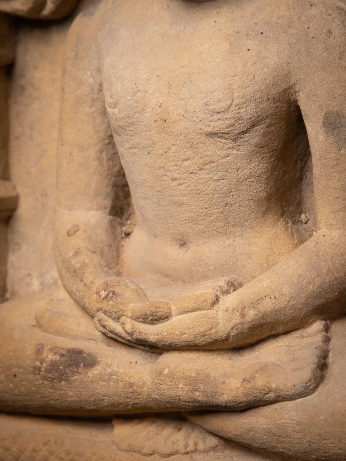 10-12e siècle Fragment Jain en grès ancien de l'Inde en vente 7