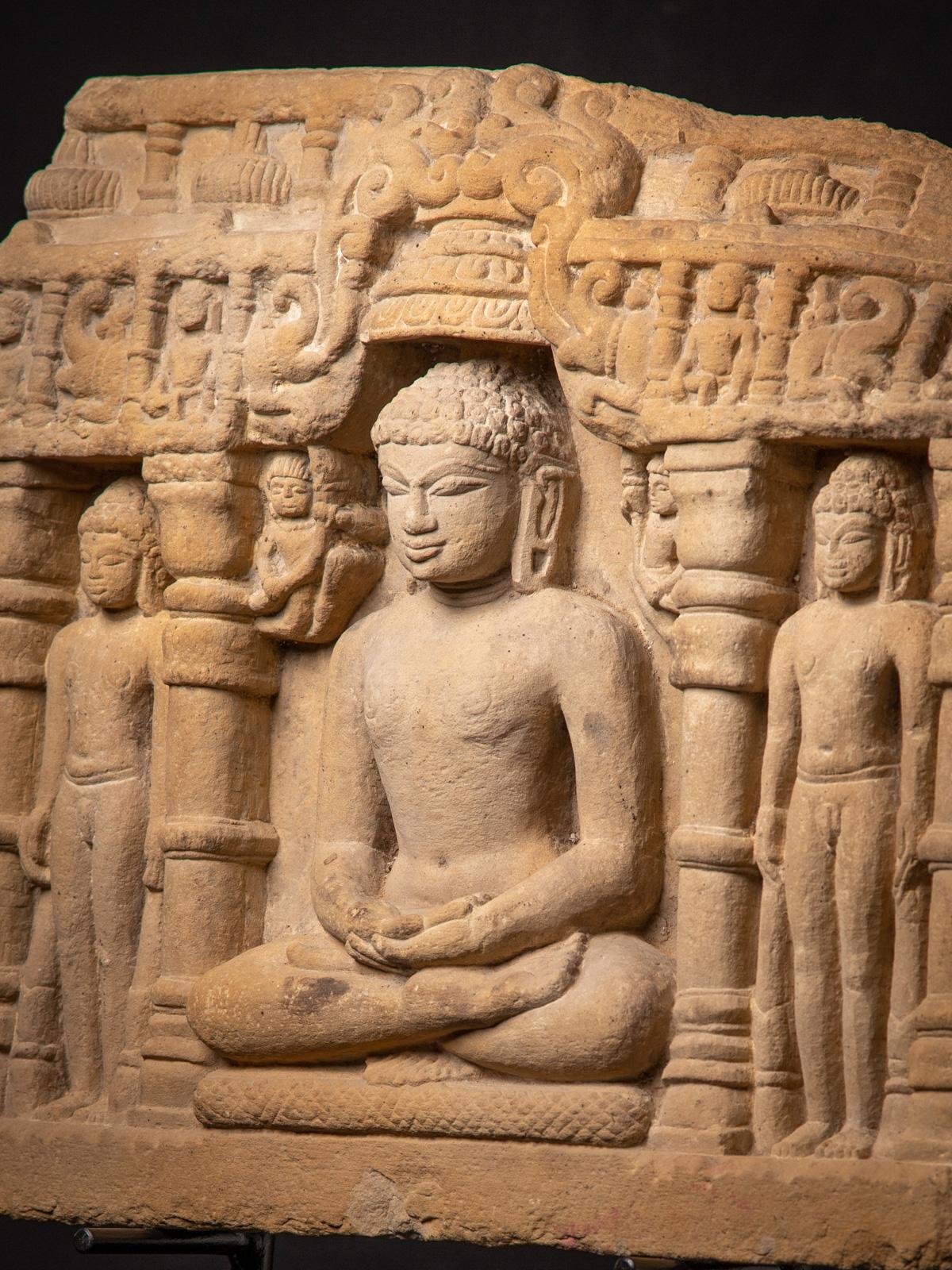 XVIIIe siècle et antérieur 10-12e siècle Fragment Jain en grès ancien de l'Inde en vente