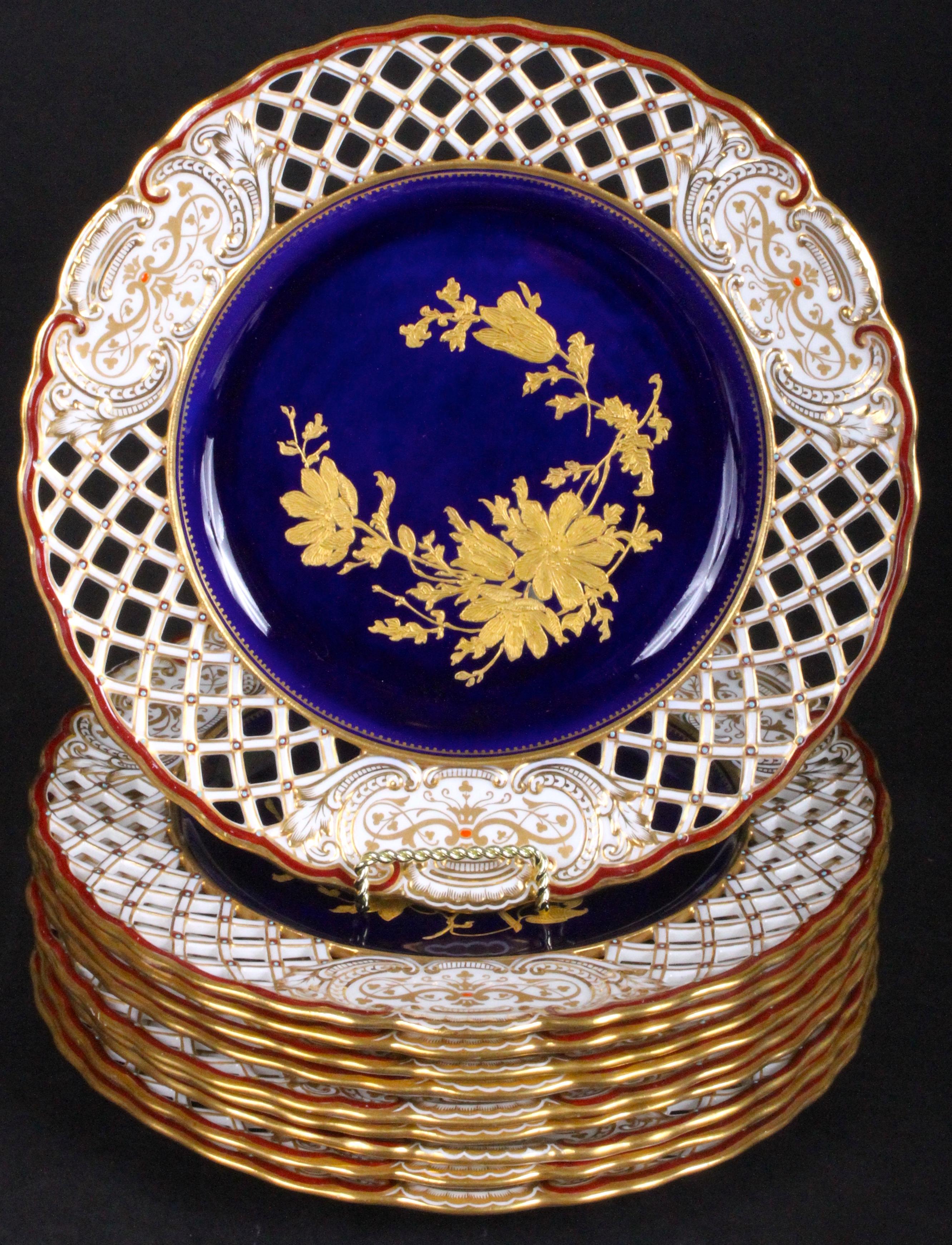 English Set of 10, 19th Century Wedgwood Queensware Cobalt and Gilt Plates For Sale