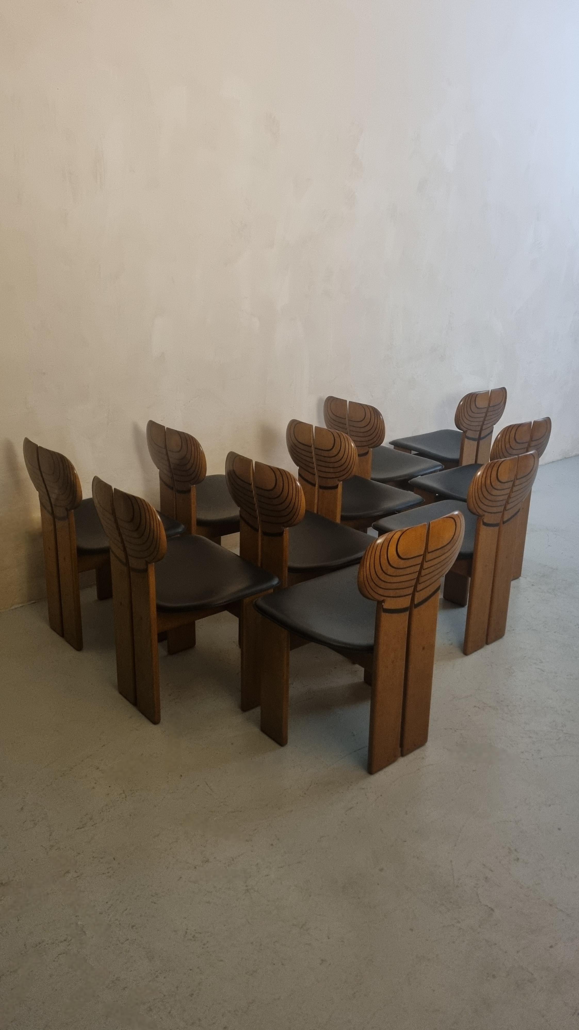 10 Afrika-Stühle, entworfen von Afra & Tobia Scarpa für Maxalto, Serie Artona, 1980er Jahre (Holz) im Angebot