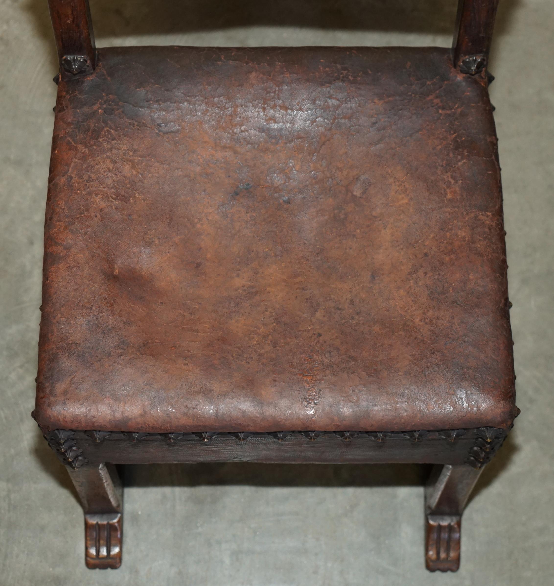 10 chaises de salle à manger italiennes anciennes datant de 1780 provenant d'un château de Donnington en vente 2