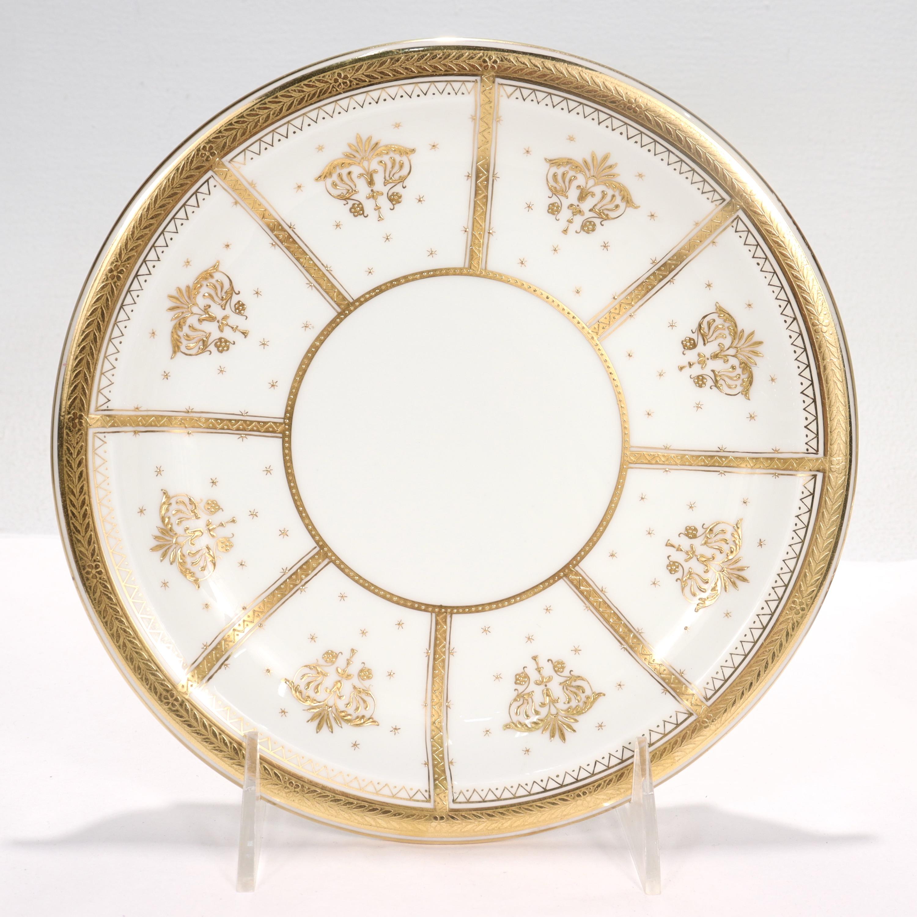 Porcelaine 10 assiettes à déjeuner antiques en porcelaine de Minton à fond d'or Aesthetic Movement en vente