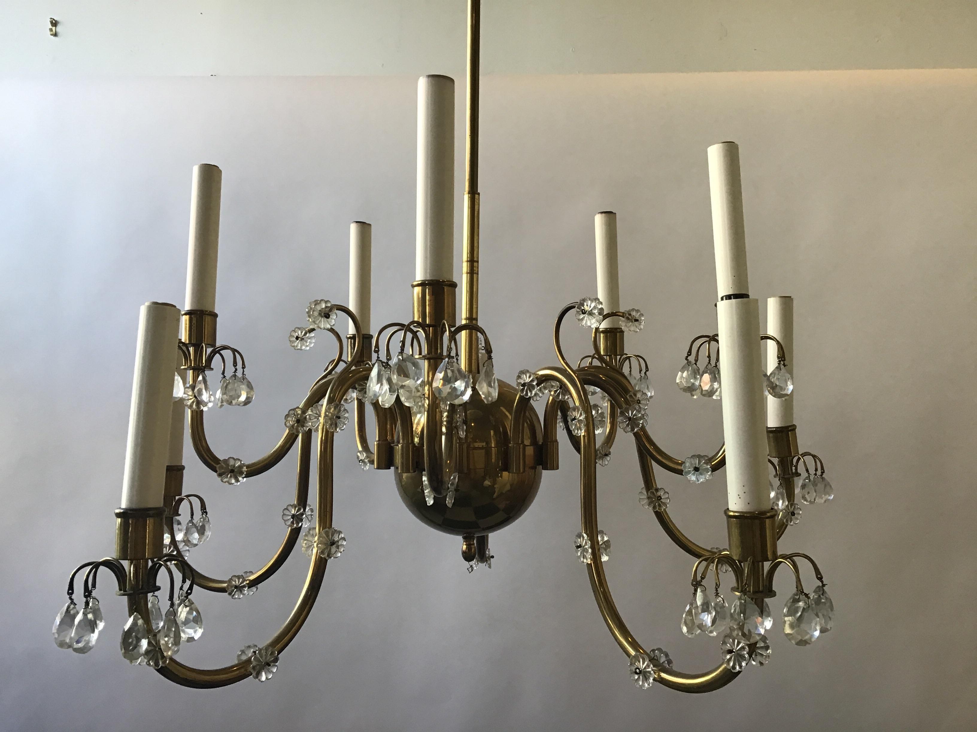 Mid-20th Century 10 Arm 1950s Italian Brass/Crystal Chandelier For Sale