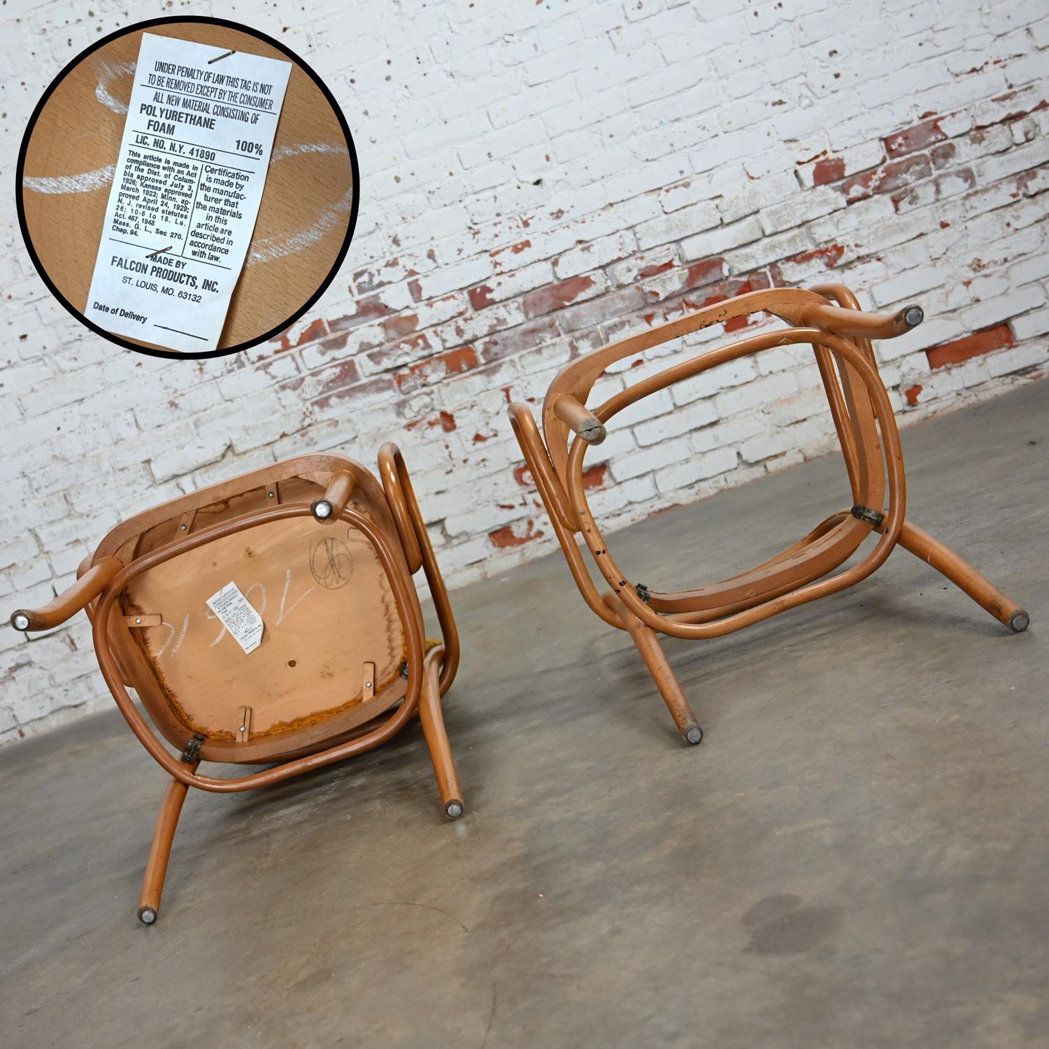 10 chaises de salle à manger Bauhaus en hêtre courbé J Hoffman Prague 811 style Thonet en vente 2