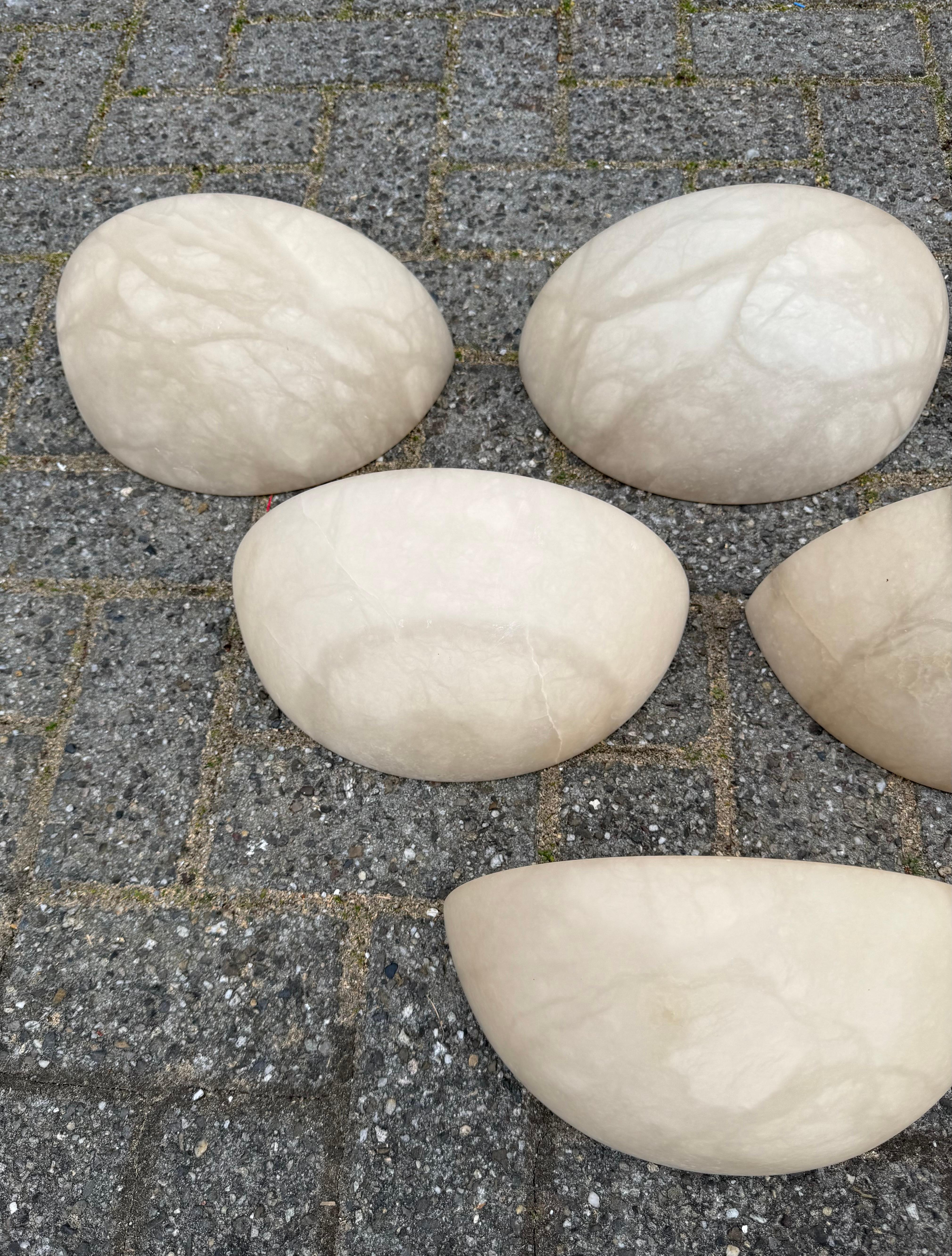 10 Apliques de alabastro de estilo Art Déco y forma intemporal de mediados de siglo para proyectos en venta 2