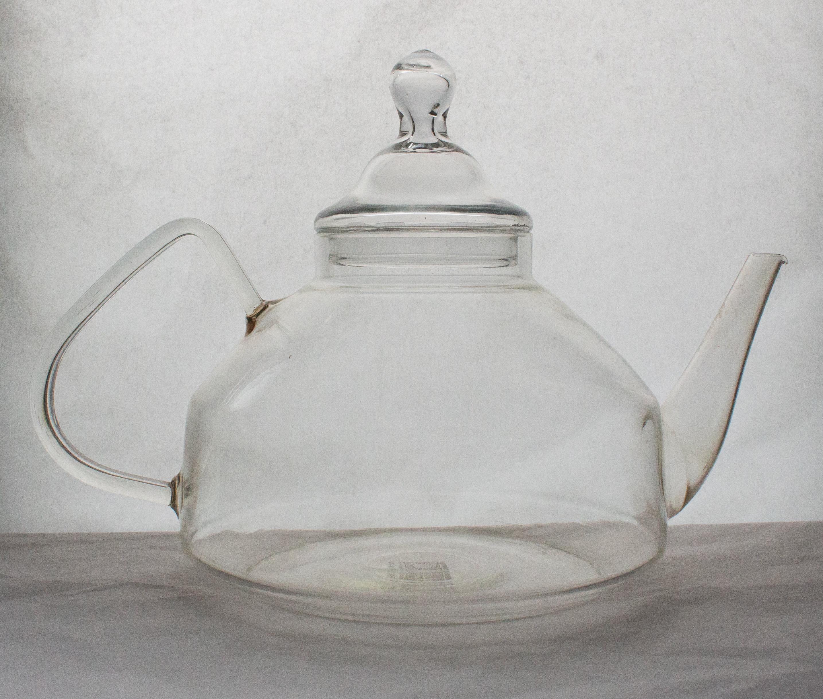 Verre 10 tasses à thé et théière Bauhaus « Teho » de William Wagenfeld pour Jenaer, vers 1931 en vente
