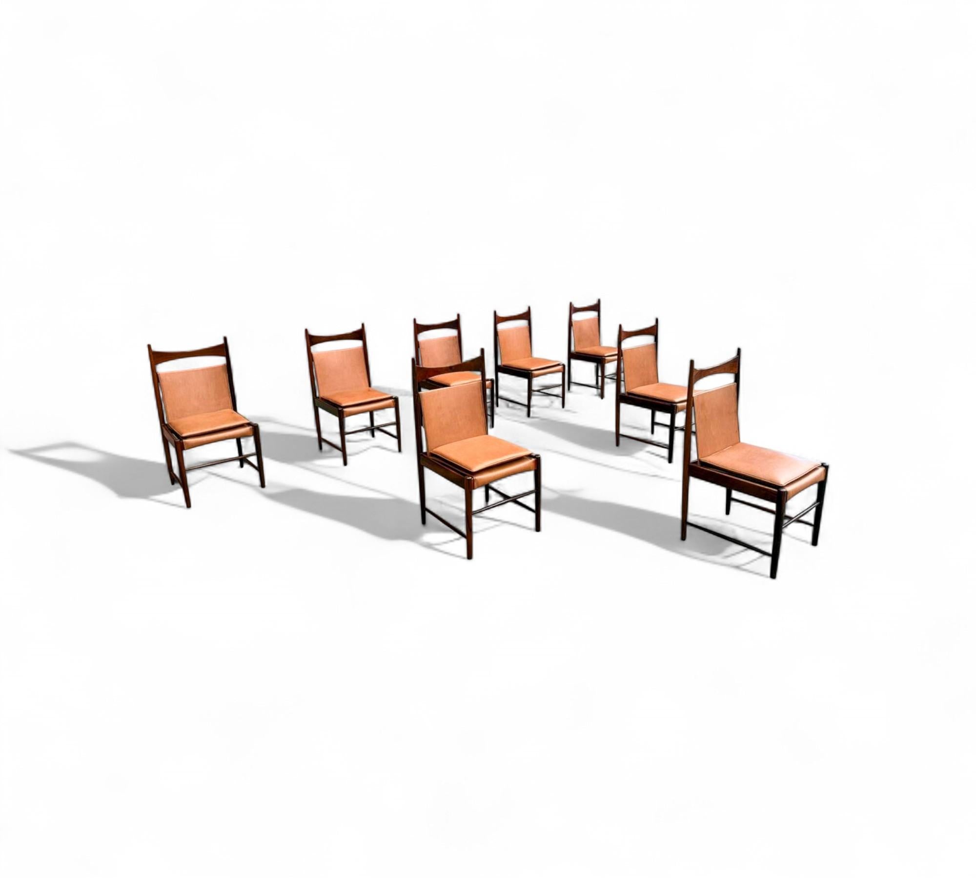 Brésilien 10 Chaises de salle à manger modernes brésiliennes 