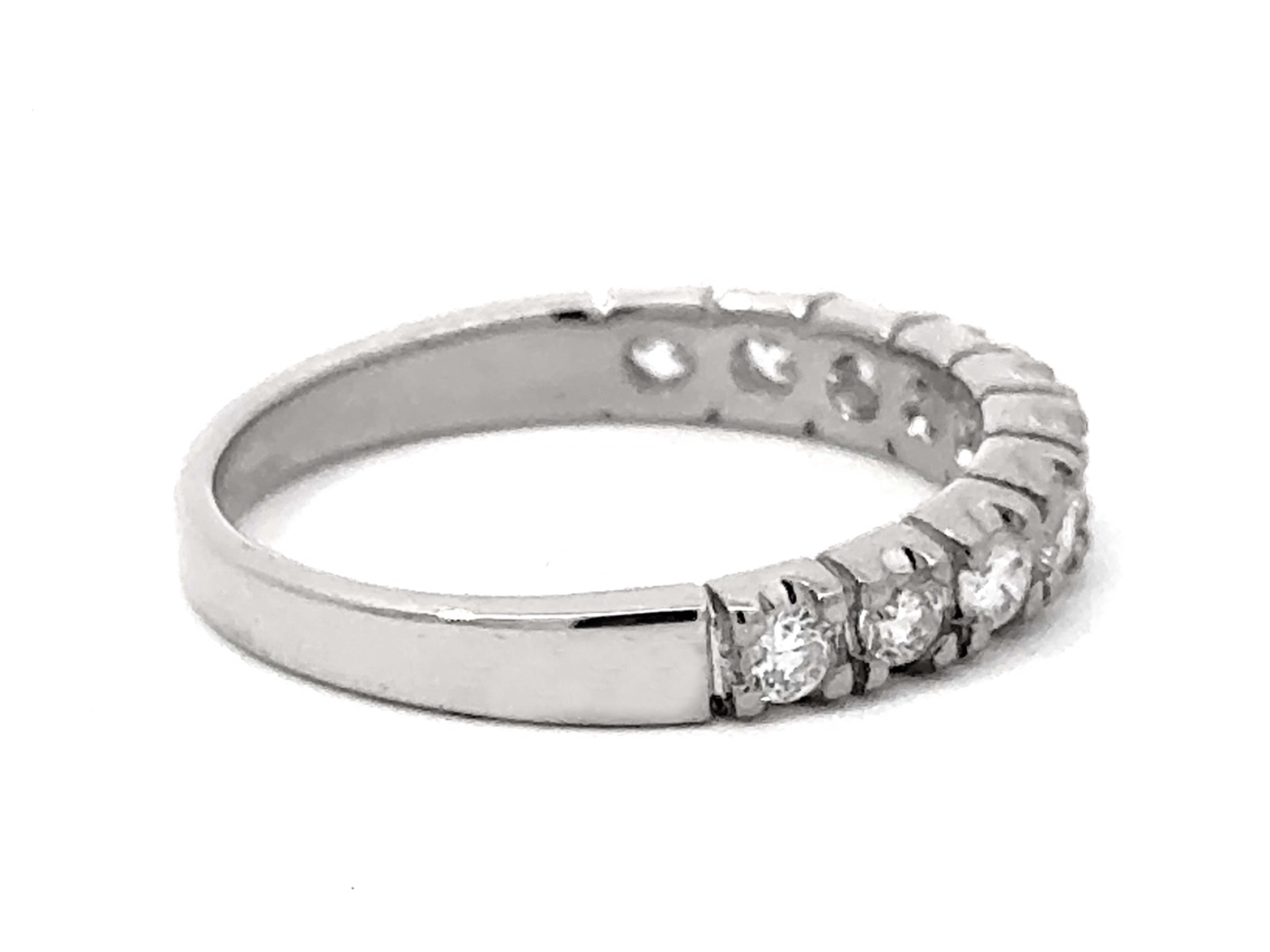 10 Brilliant Diamond Band Ring 18k White Gold In Excellent Condition For Sale In Honolulu, HI