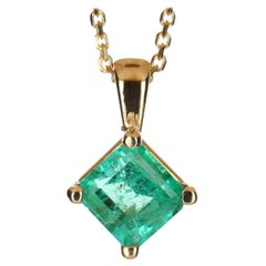 Used 1.0 Carat 14k Colombian Emerald, Emerald Cut Solitaire Gold Pendant