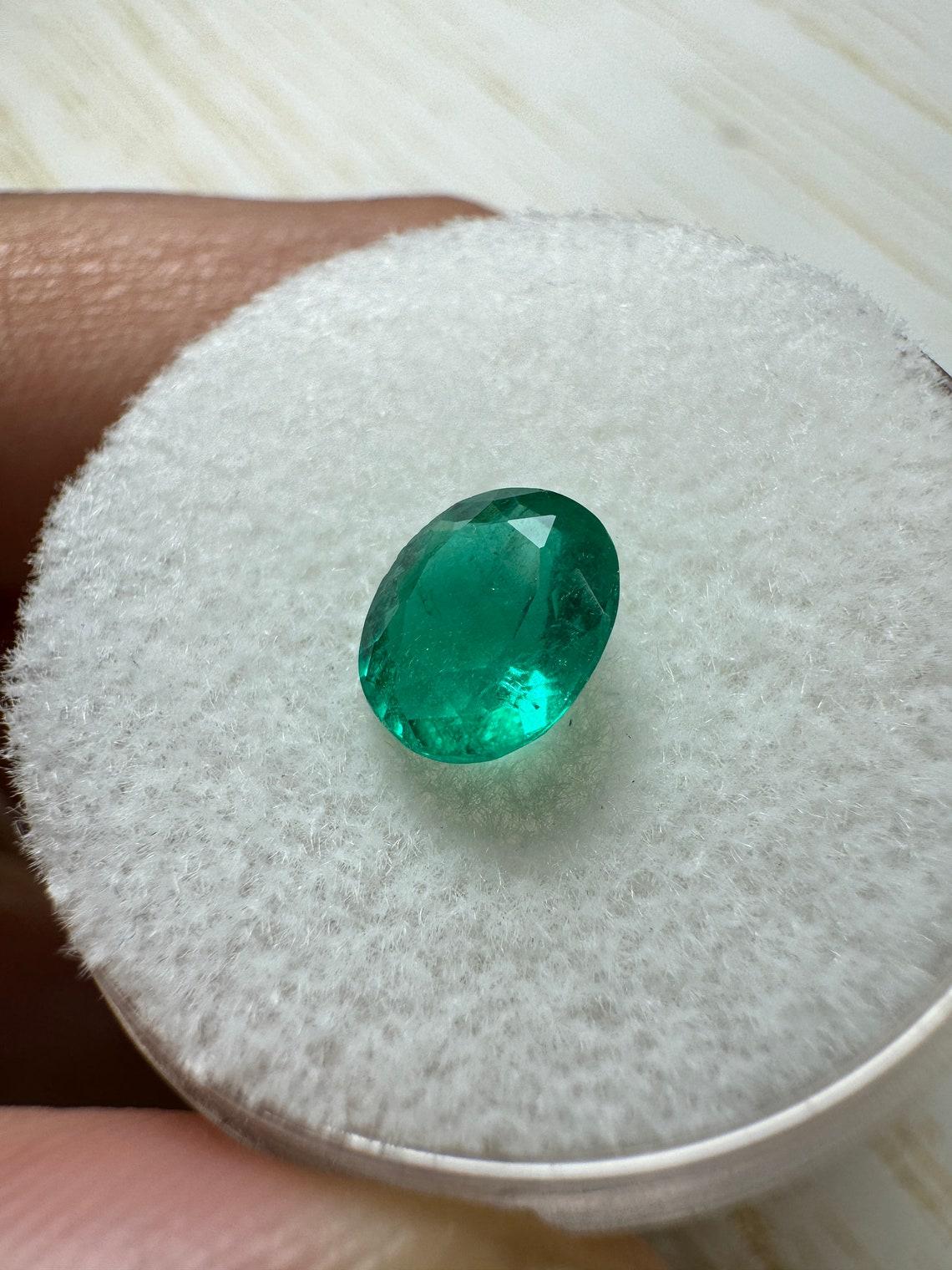 1.0 Karat 7x6 Blaugrüner kolumbianischer Smaragd im Ovalschliff - Ovalschliff  Mai Geburtsstein Edelstein im Zustand „Neu“ im Angebot in Jupiter, FL