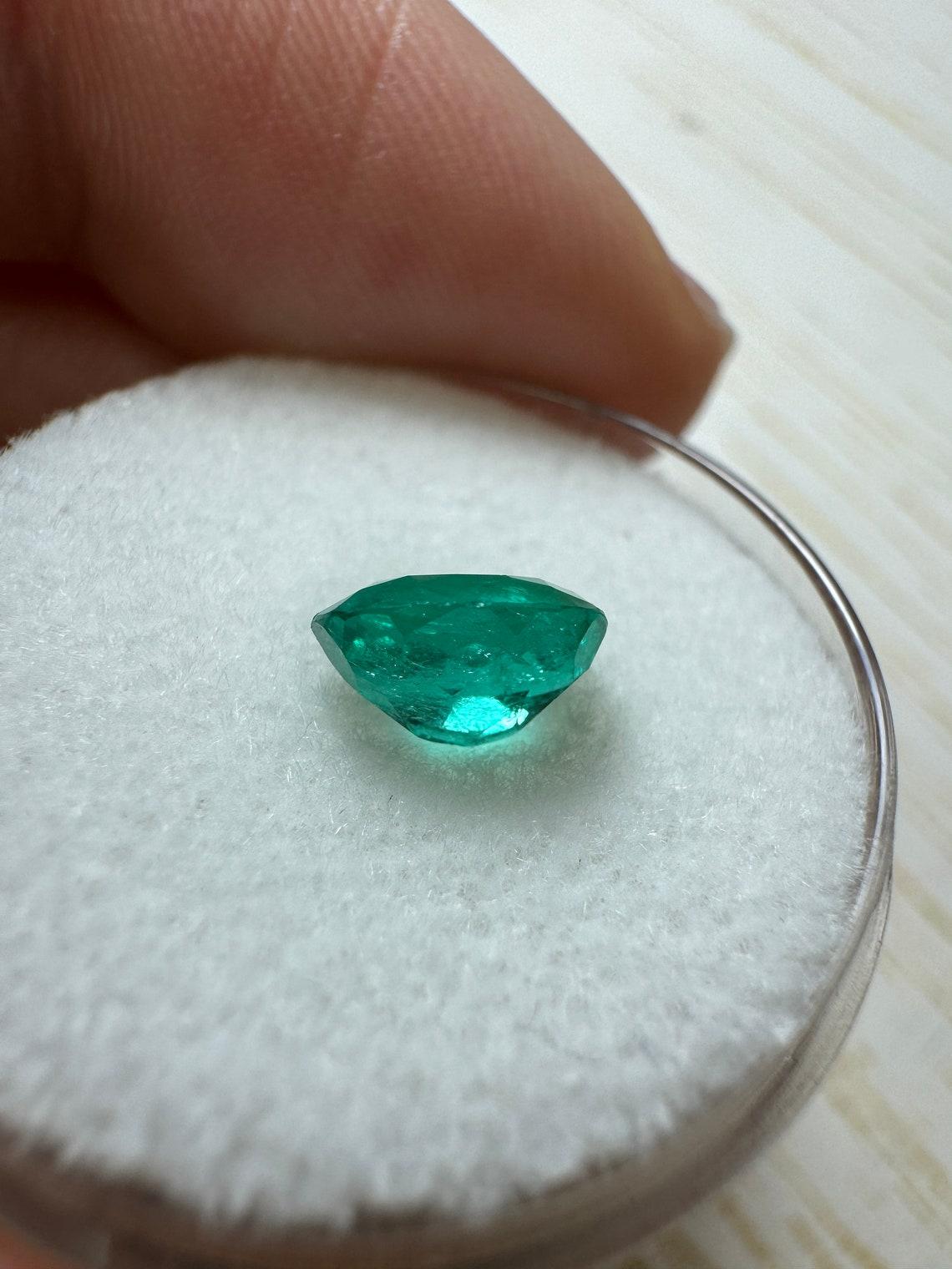 1.0 Karat 7x6 Blaugrüner kolumbianischer Smaragd im Ovalschliff - Ovalschliff  Mai Geburtsstein Edelstein im Angebot 1