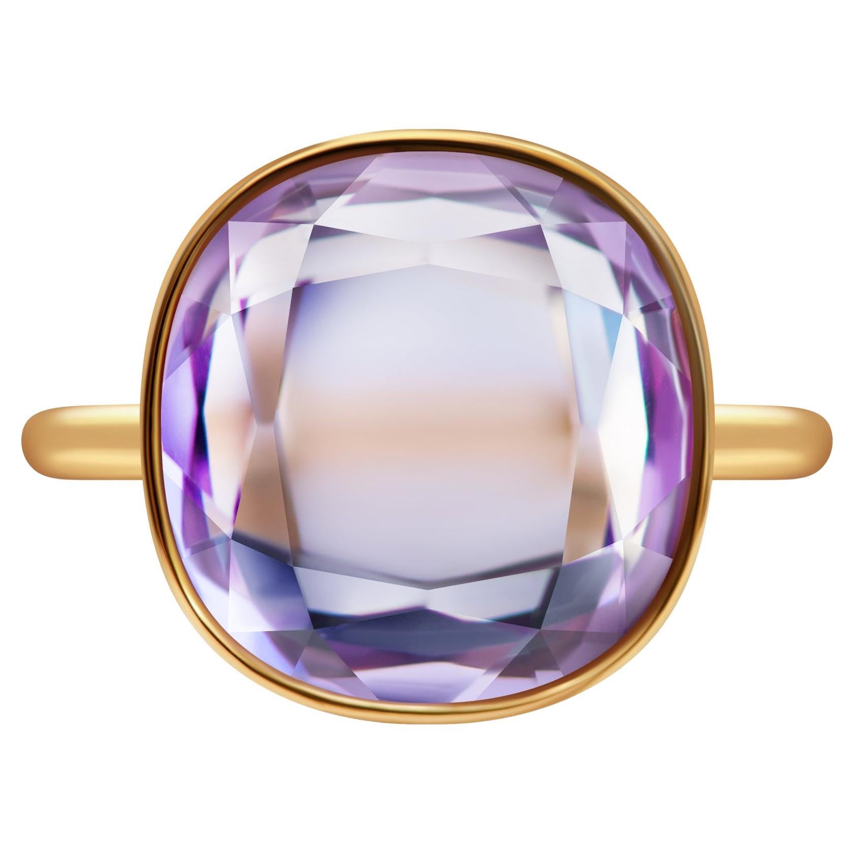 10 Carat Amethyst 18 Karat Yellow Gold Casual Ring "Motion" Collection by D&A