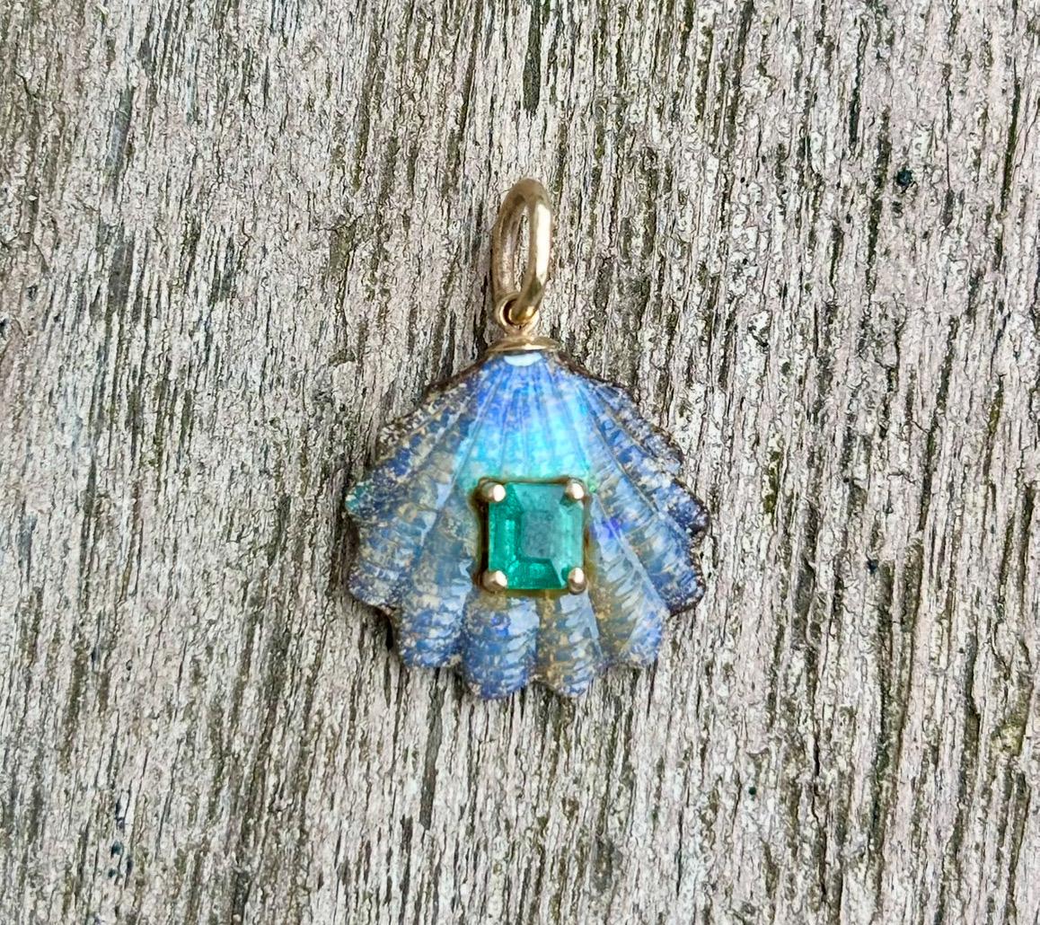 10 Carat Australian Opal Shell Pendant with Emerald & 14k Gold For Sale 9