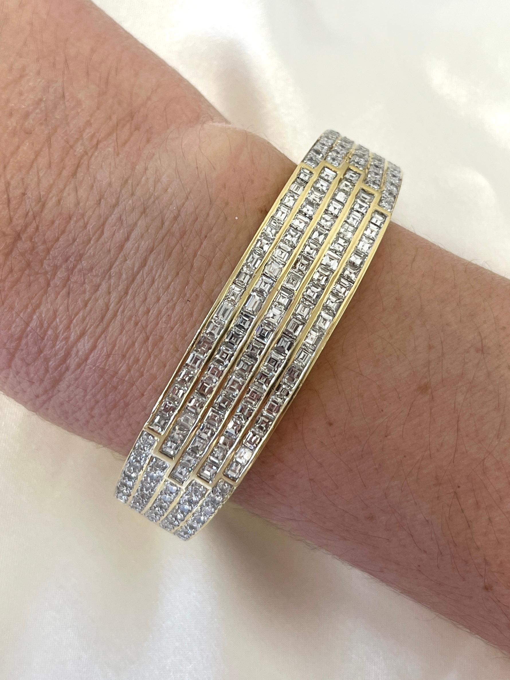 10 Carat Baguette Cut Multi-Row Diamond Encrusted Bangle Bracelet in 18k Gold For Sale 4