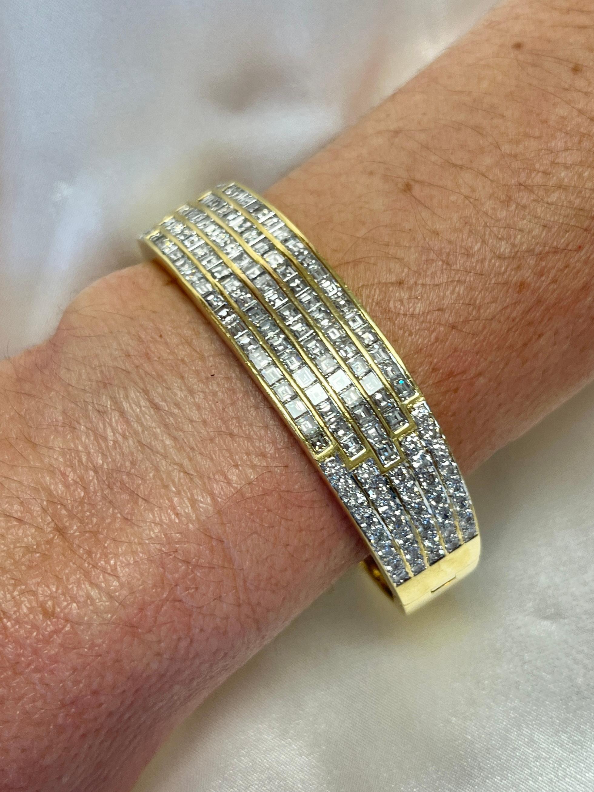 10 Carat Baguette Cut Multi-Row Diamond Encrusted Bangle Bracelet in 18k Gold For Sale 5