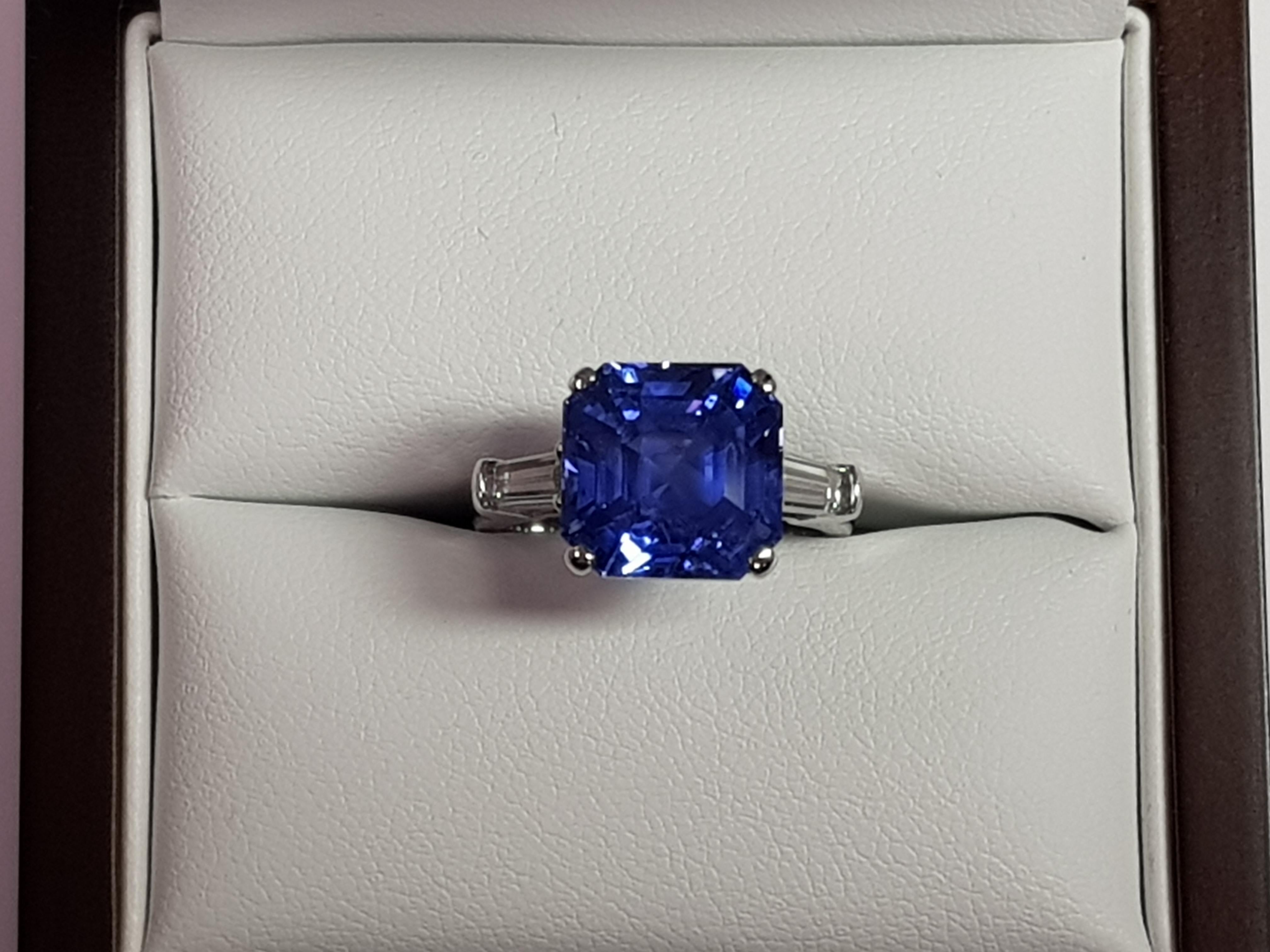 Modern 10 carat Blue Sapphire & Diamond Ring For Sale