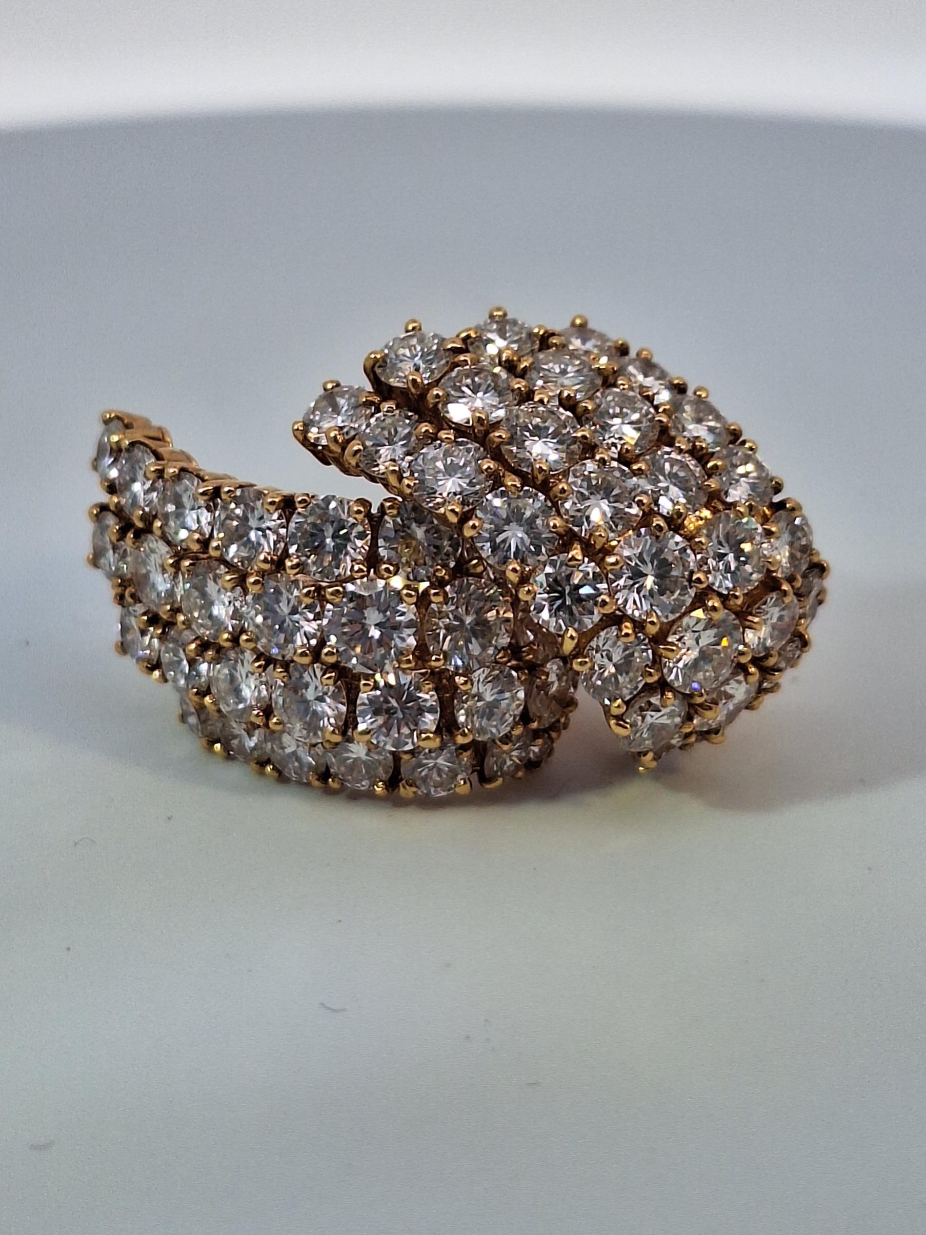10 Carat Cartier Yellow Gold Diamond Earrings In Excellent Condition For Sale In New York, NY