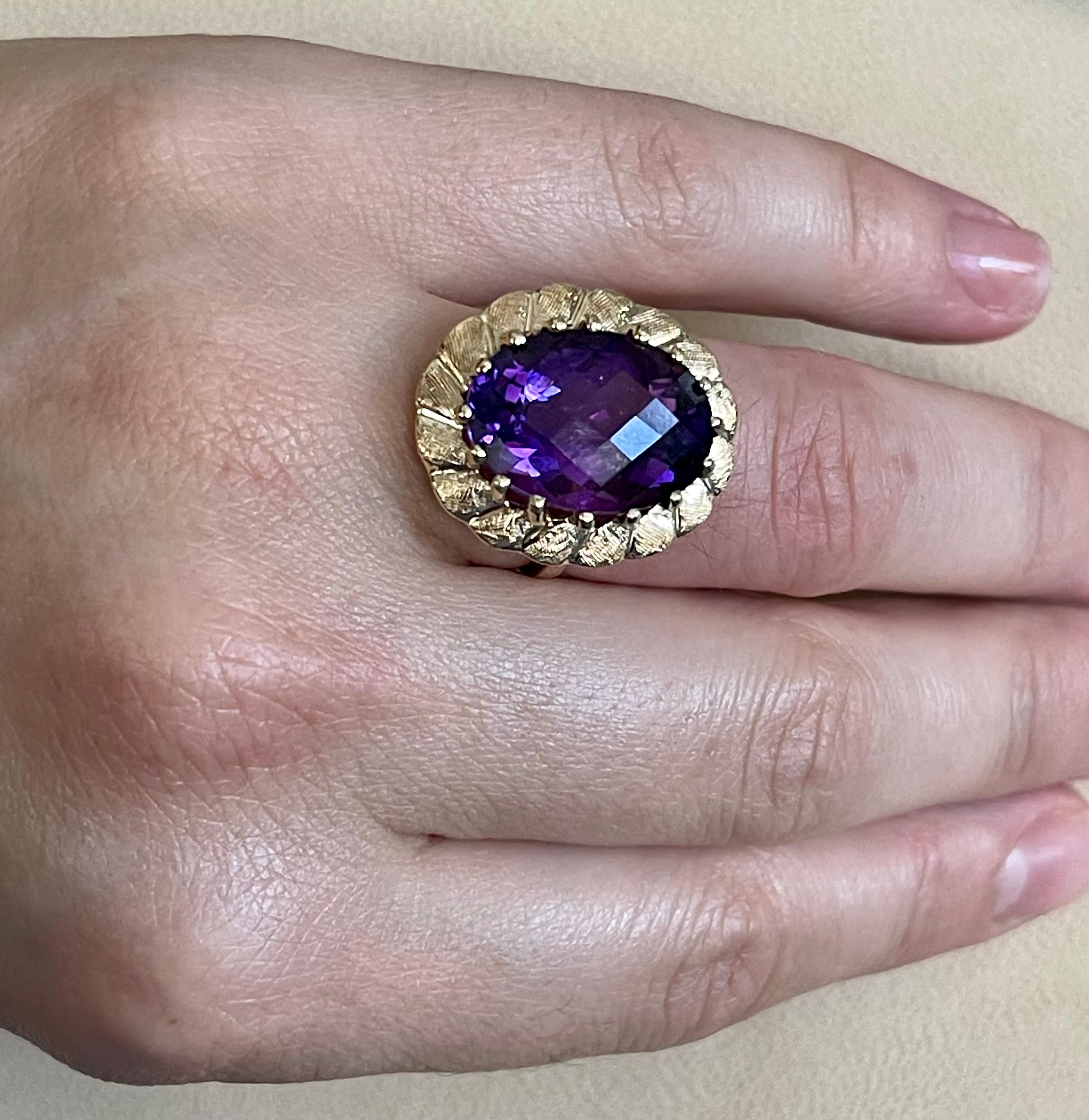10 Carat Checker Board Amethyst Cocktail Ring in 14 Karat Yellow Gold In Excellent Condition For Sale In New York, NY